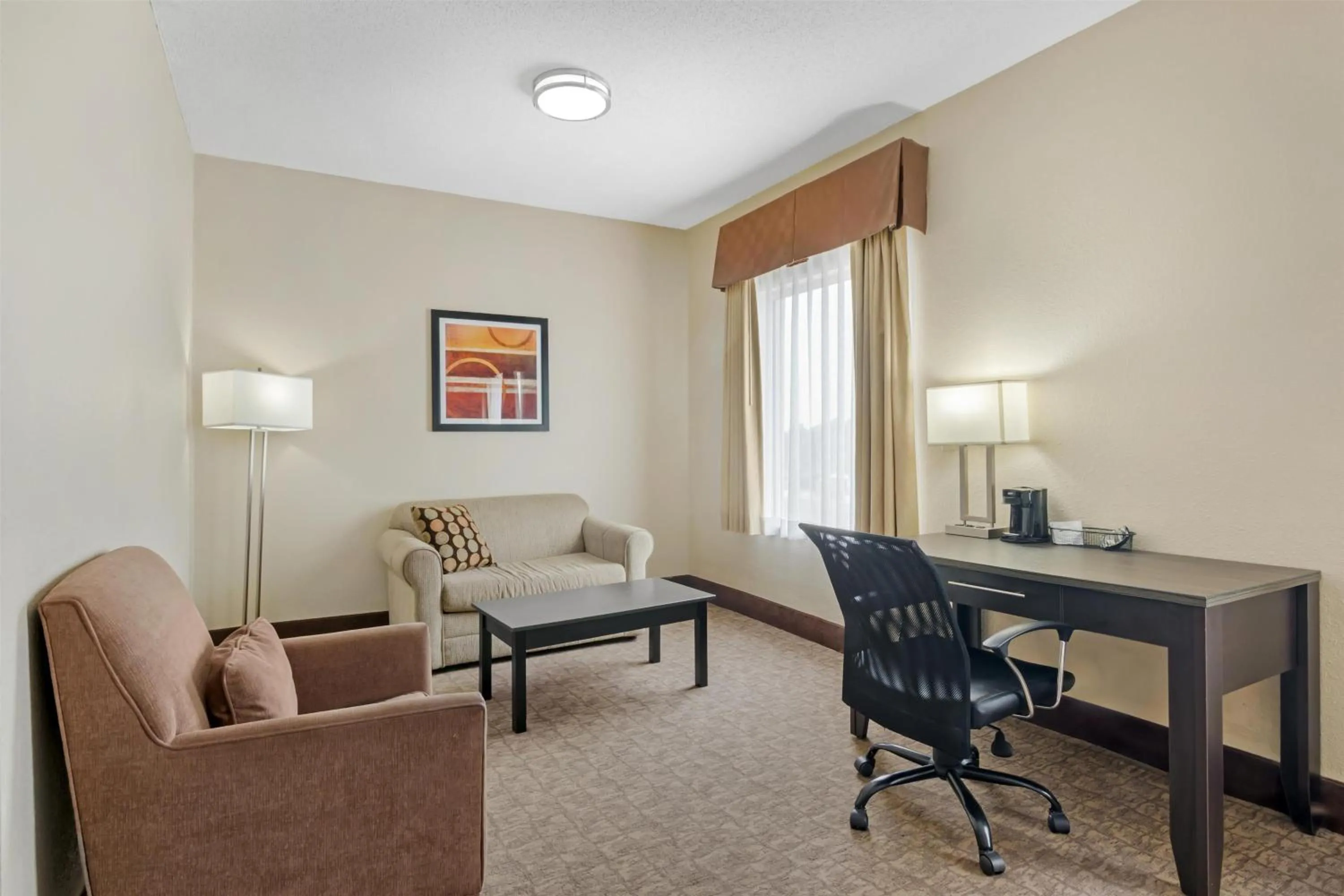 Bedroom in Best Western Teal Lake Inn