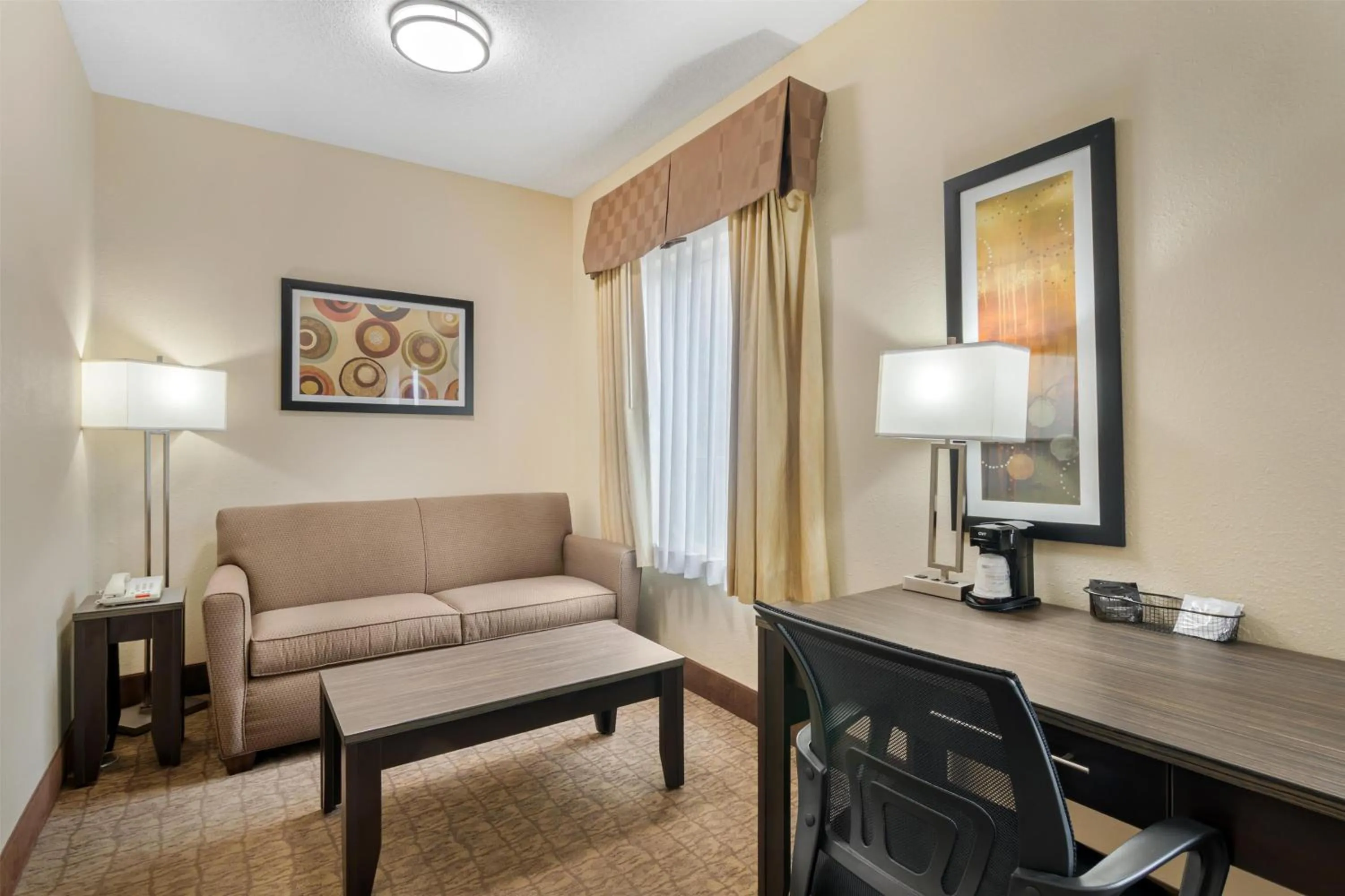 Bedroom in Best Western Teal Lake Inn