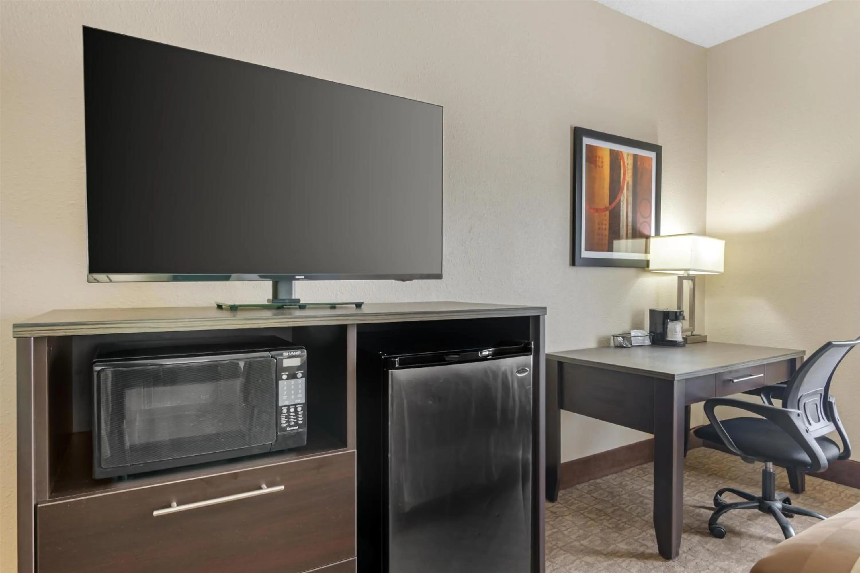 Bedroom in Best Western Teal Lake Inn