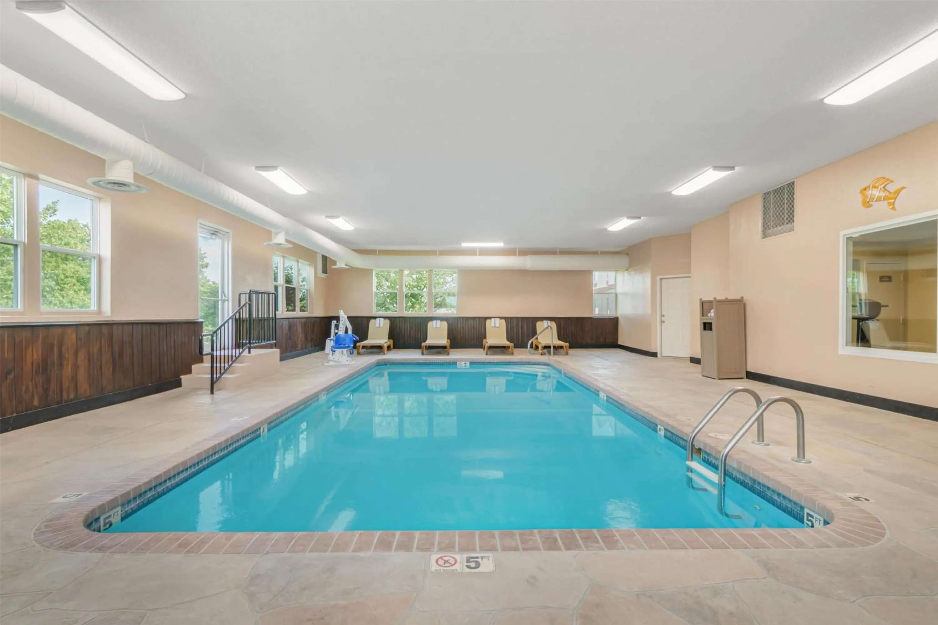 Pool view in Best Western Teal Lake Inn