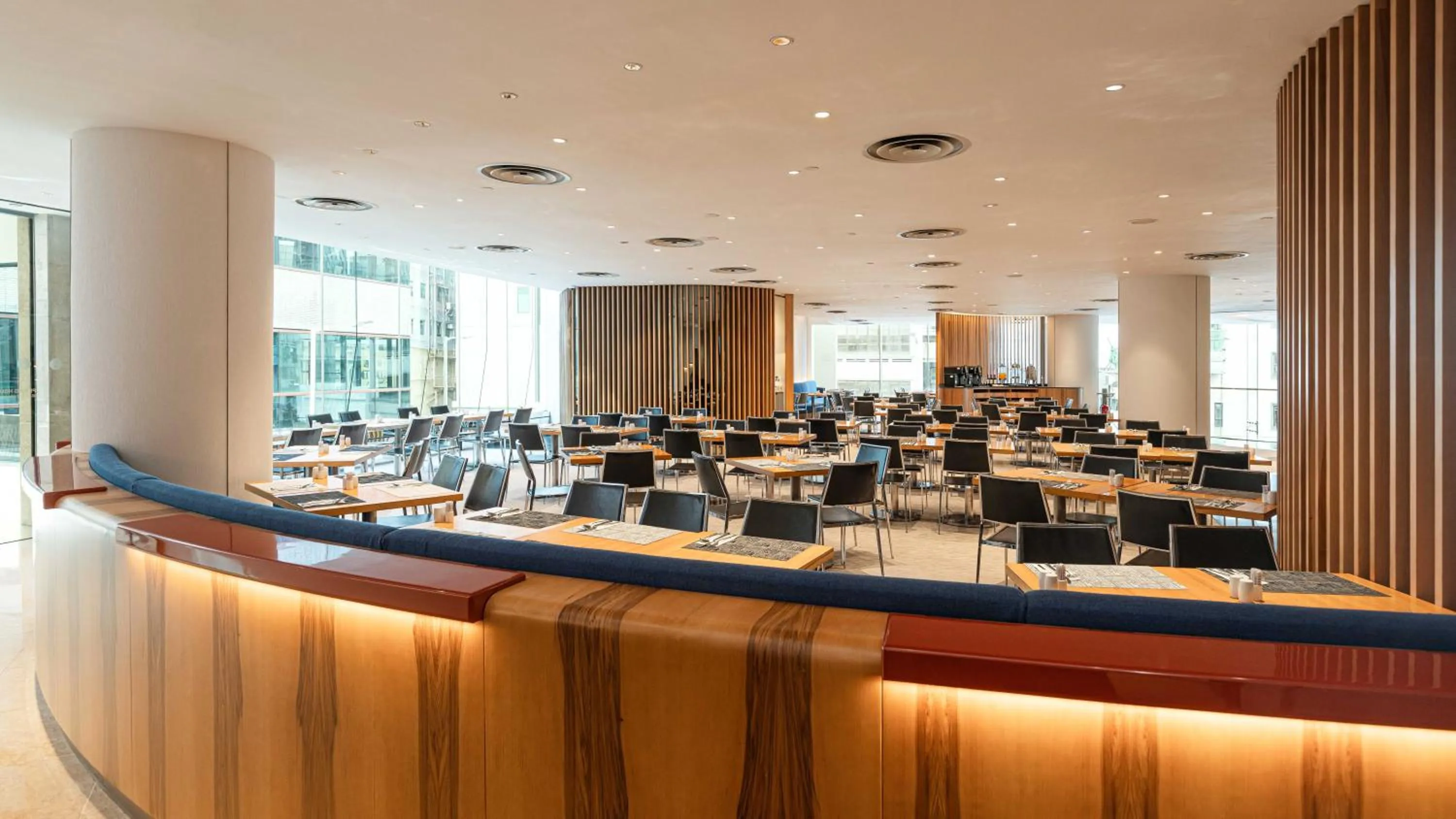 Restaurant/places to eat in Novotel Century Hong Kong