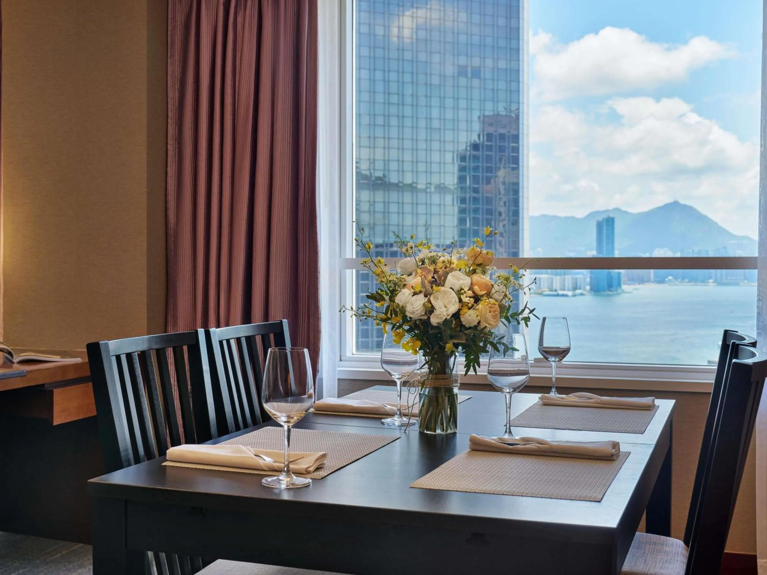 Bedroom in Novotel Century Hong Kong