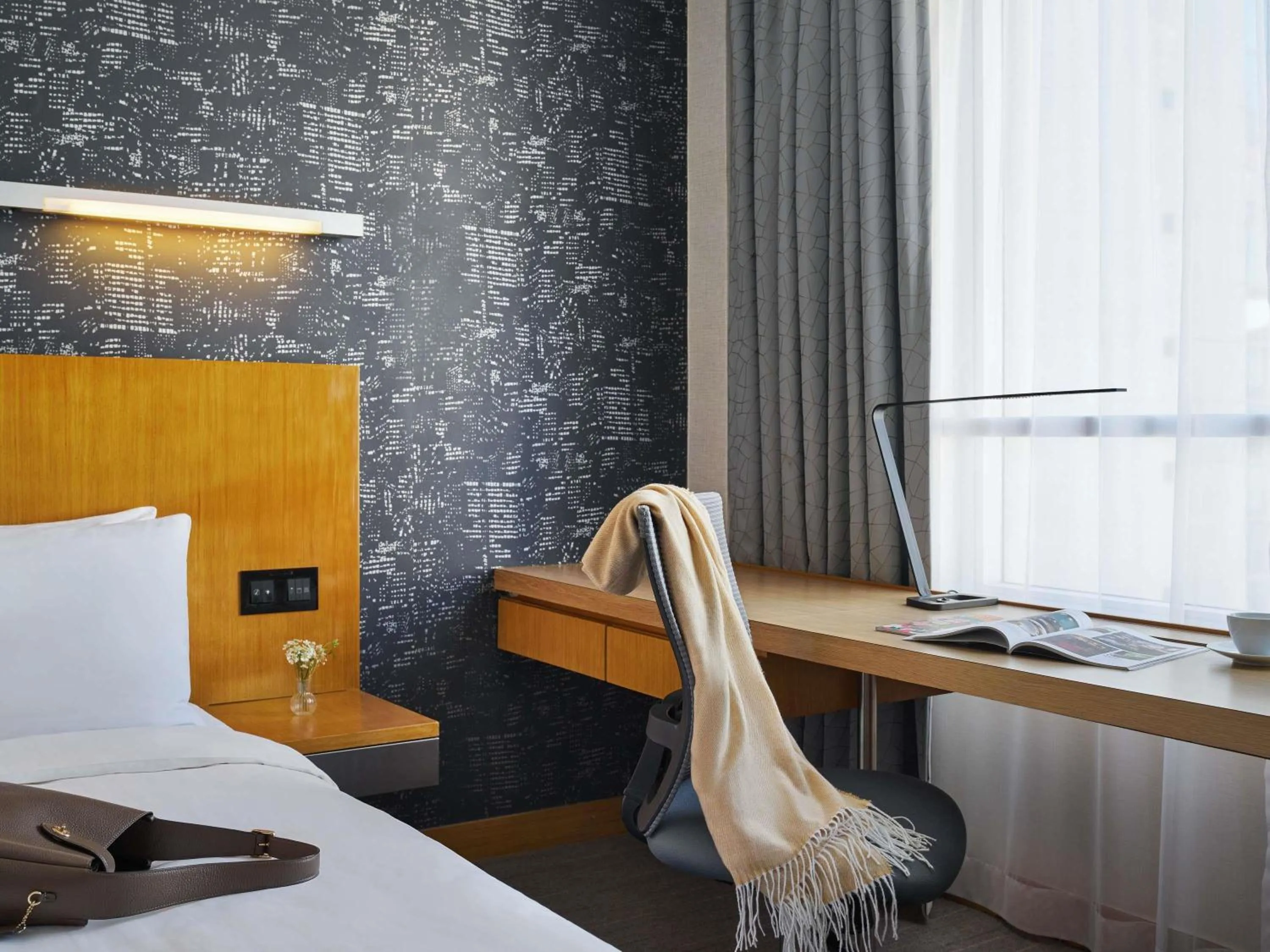 Property building, Bed in Novotel Century Hong Kong