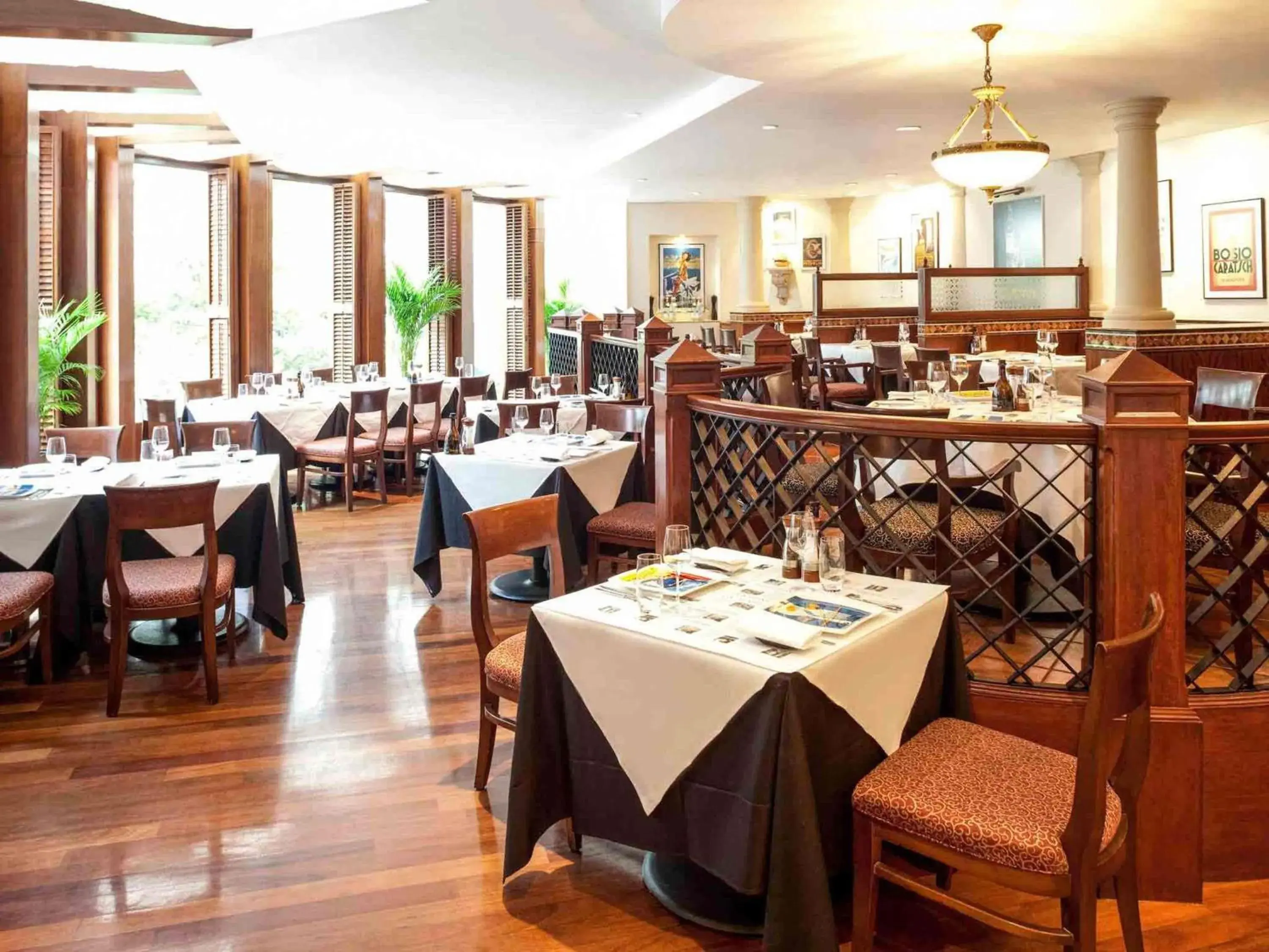 Restaurant/places to eat in Novotel Century Hong Kong Restaurant/places to eat in Novotel Century Hong Kong