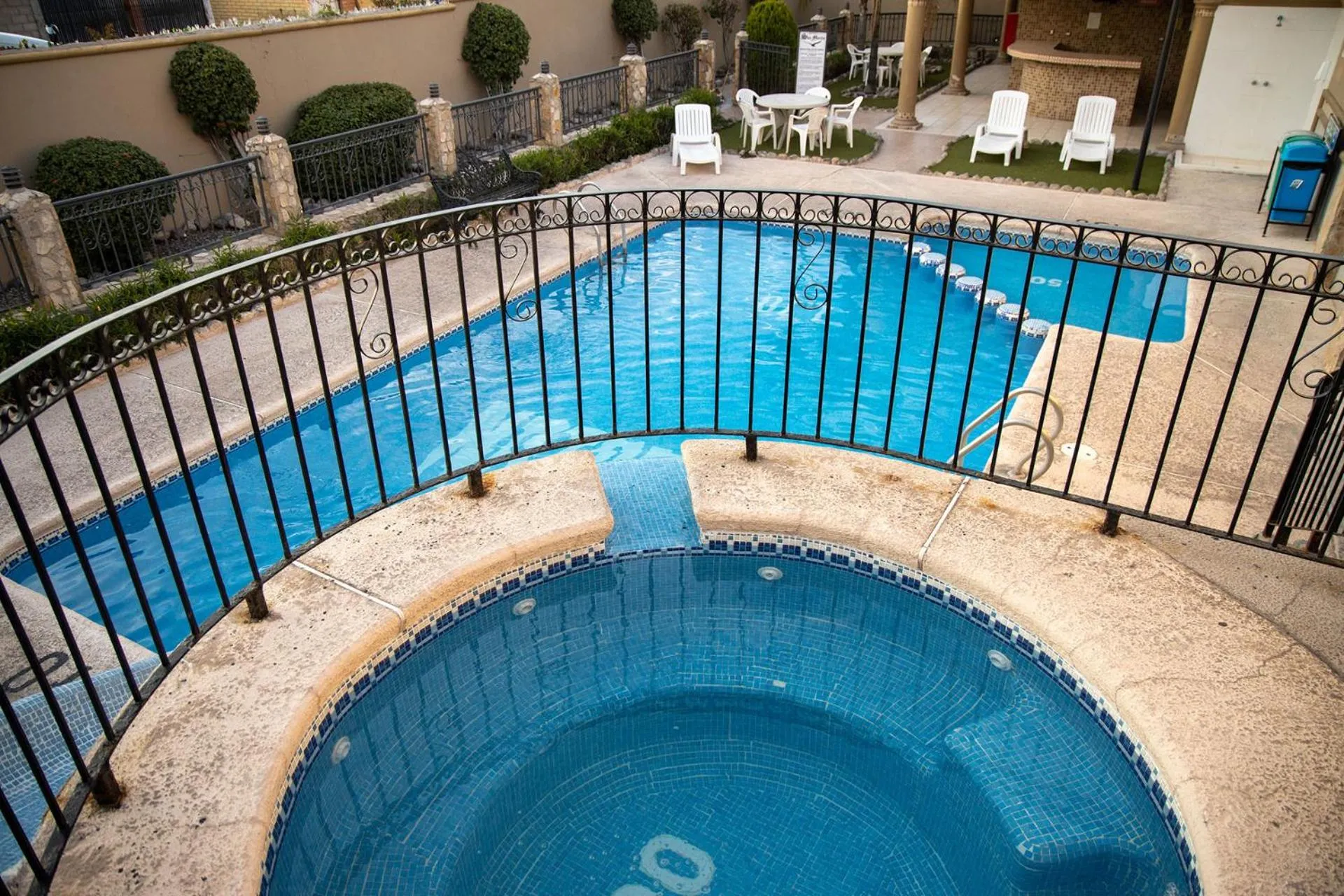 Swimming pool in Hotel San Martin