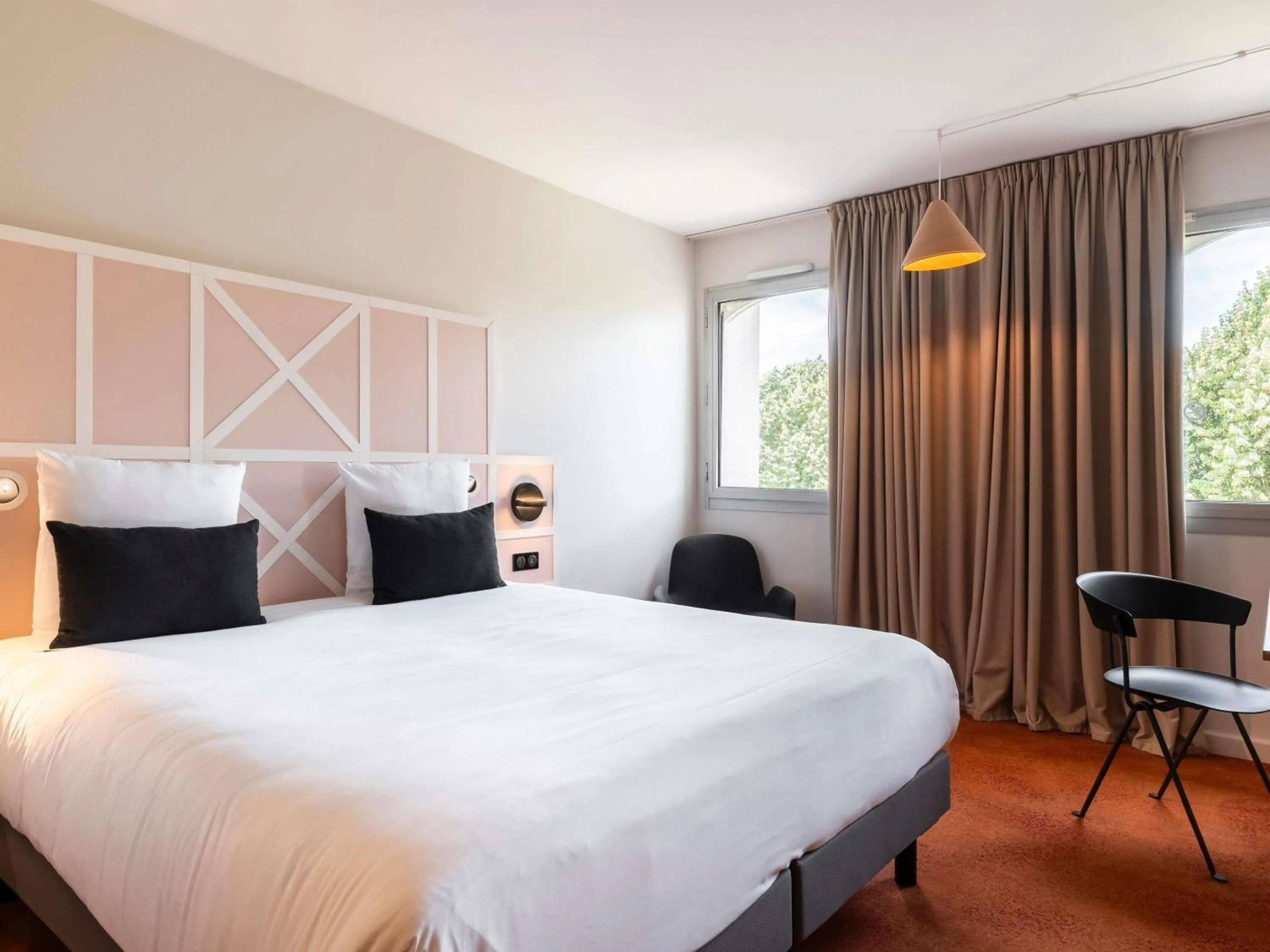 Bedroom, Bed in Mercure Rouen Centre Champ de Mars