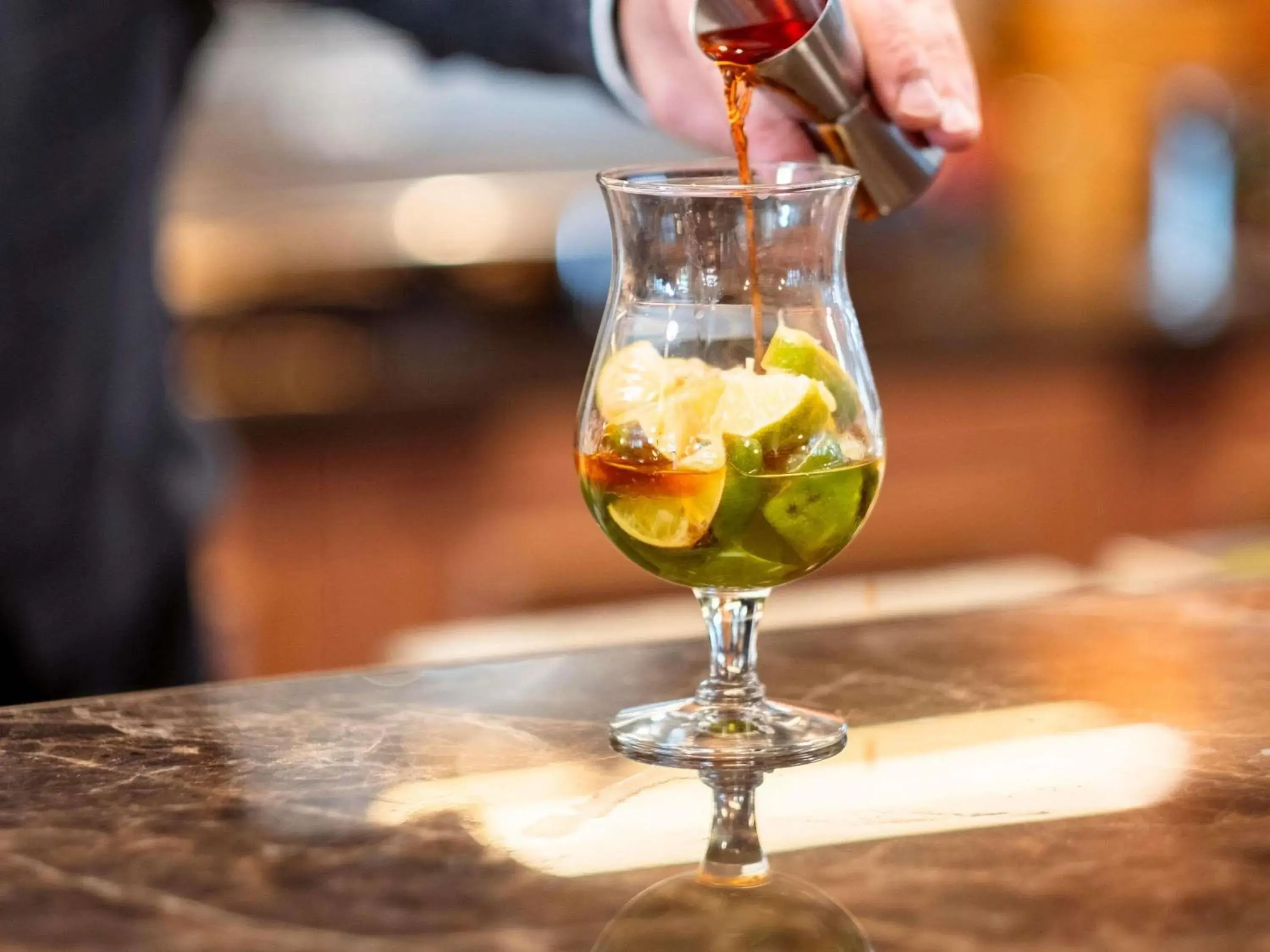 Lounge or bar in Mercure Rouen Centre Champ de Mars Lounge or bar in Mercure Rouen Centre Champ de Mars