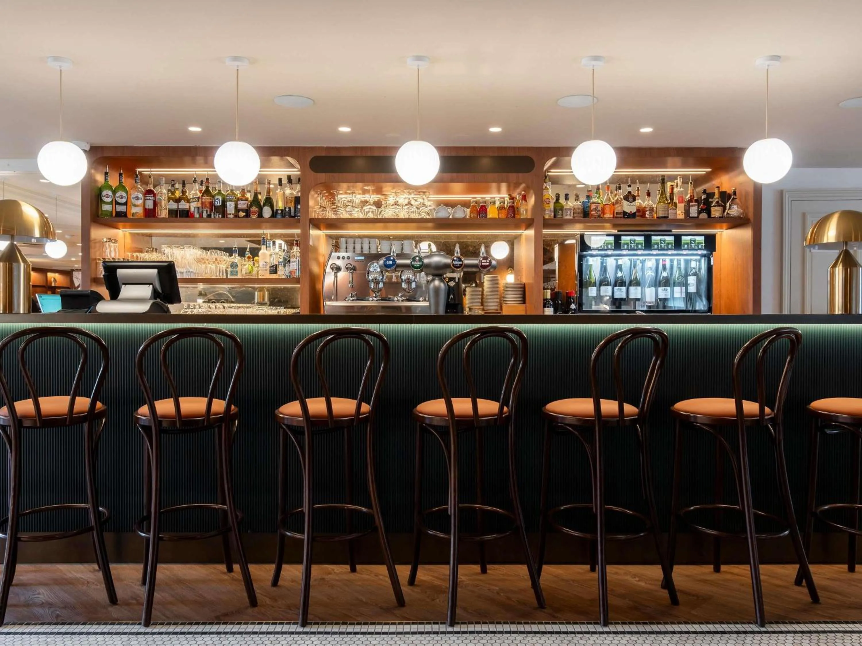 Lounge or bar in Mercure Rouen Centre Champ de Mars