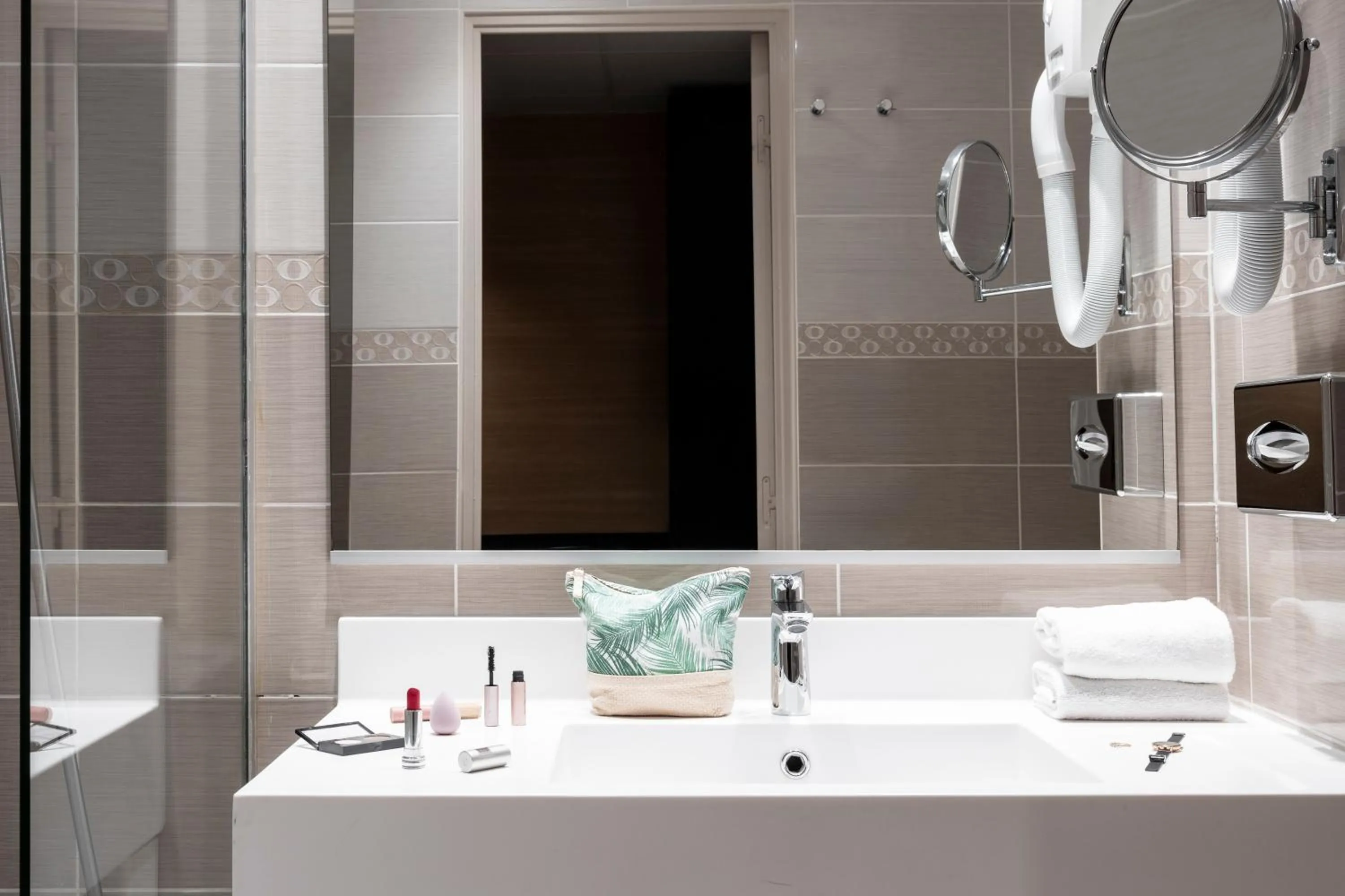 Bathroom in Mercure Rouen Centre Champ de Mars