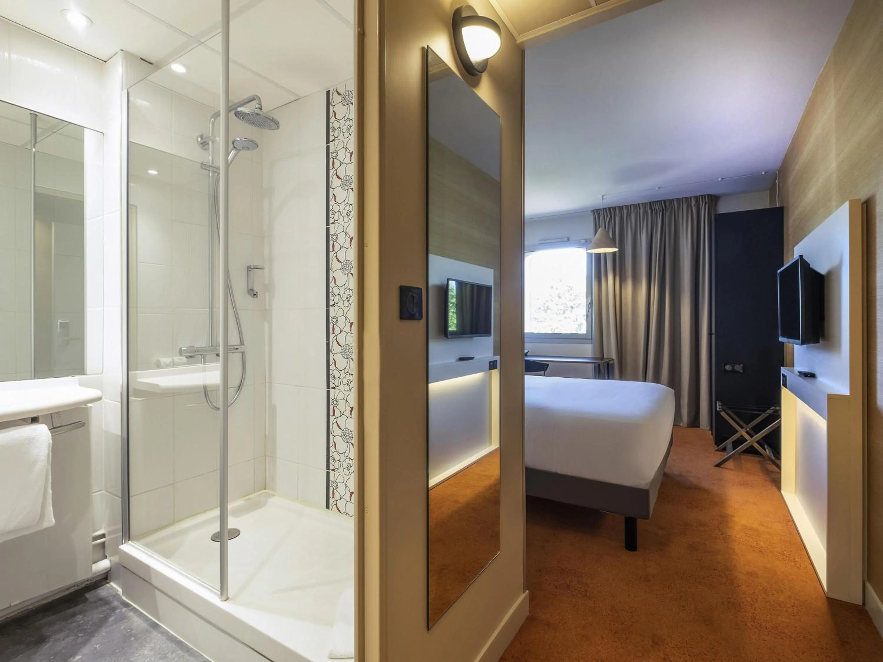 Bedroom, Bed in Mercure Rouen Centre Champ de Mars