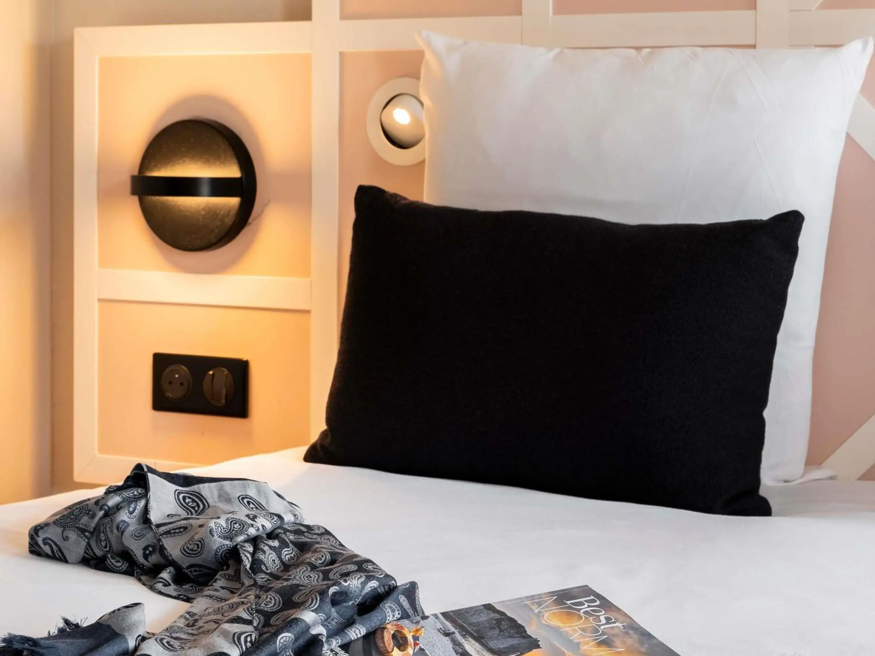 Bedroom, Bed in Mercure Rouen Centre Champ de Mars Bedroom, Bed in Mercure Rouen Centre Champ de Mars