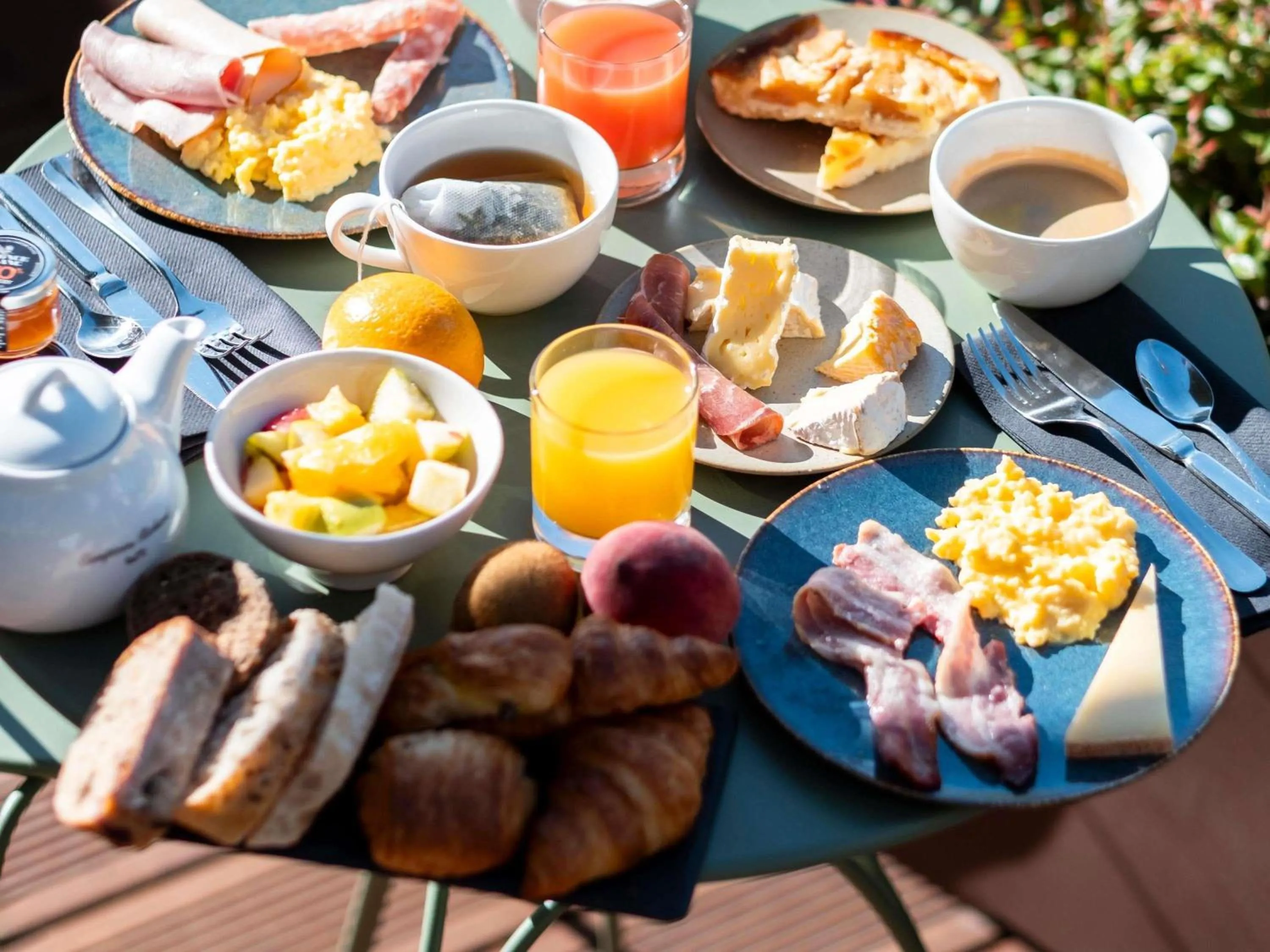 Breakfast in Mercure Rouen Centre Champ de Mars