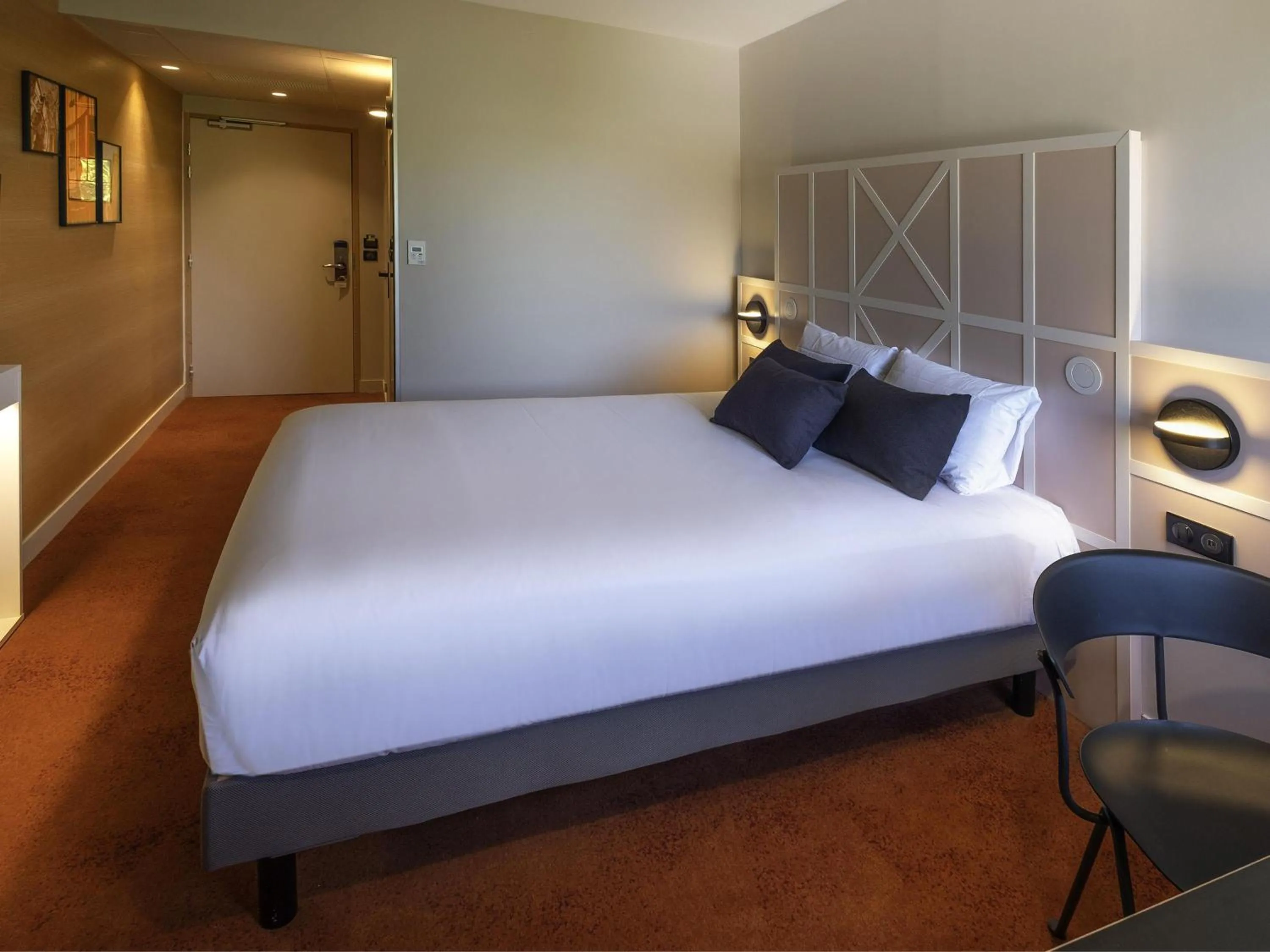 Bedroom, Bed in Mercure Rouen Centre Champ de Mars