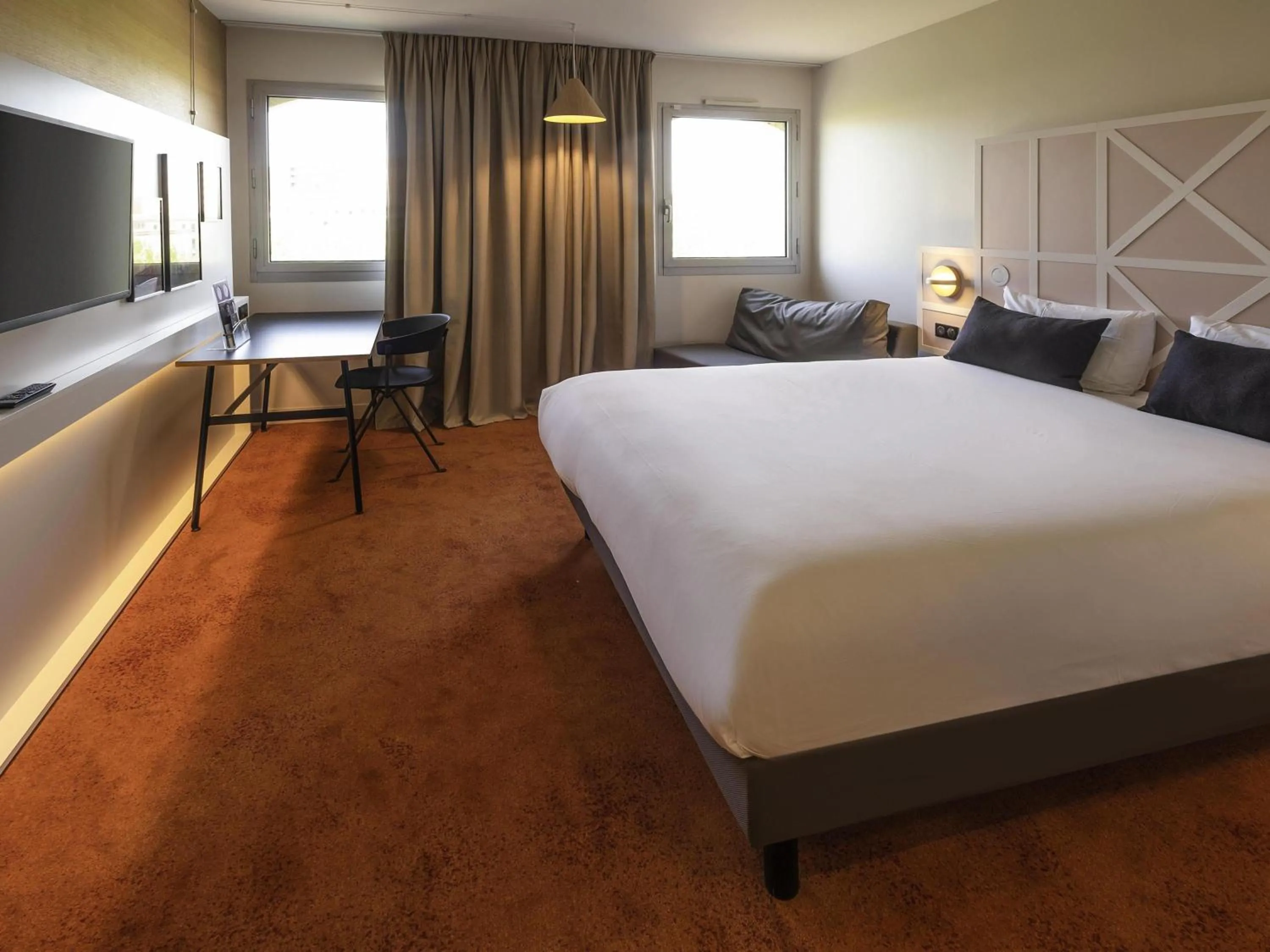 Bedroom, Bed in Mercure Rouen Centre Champ de Mars