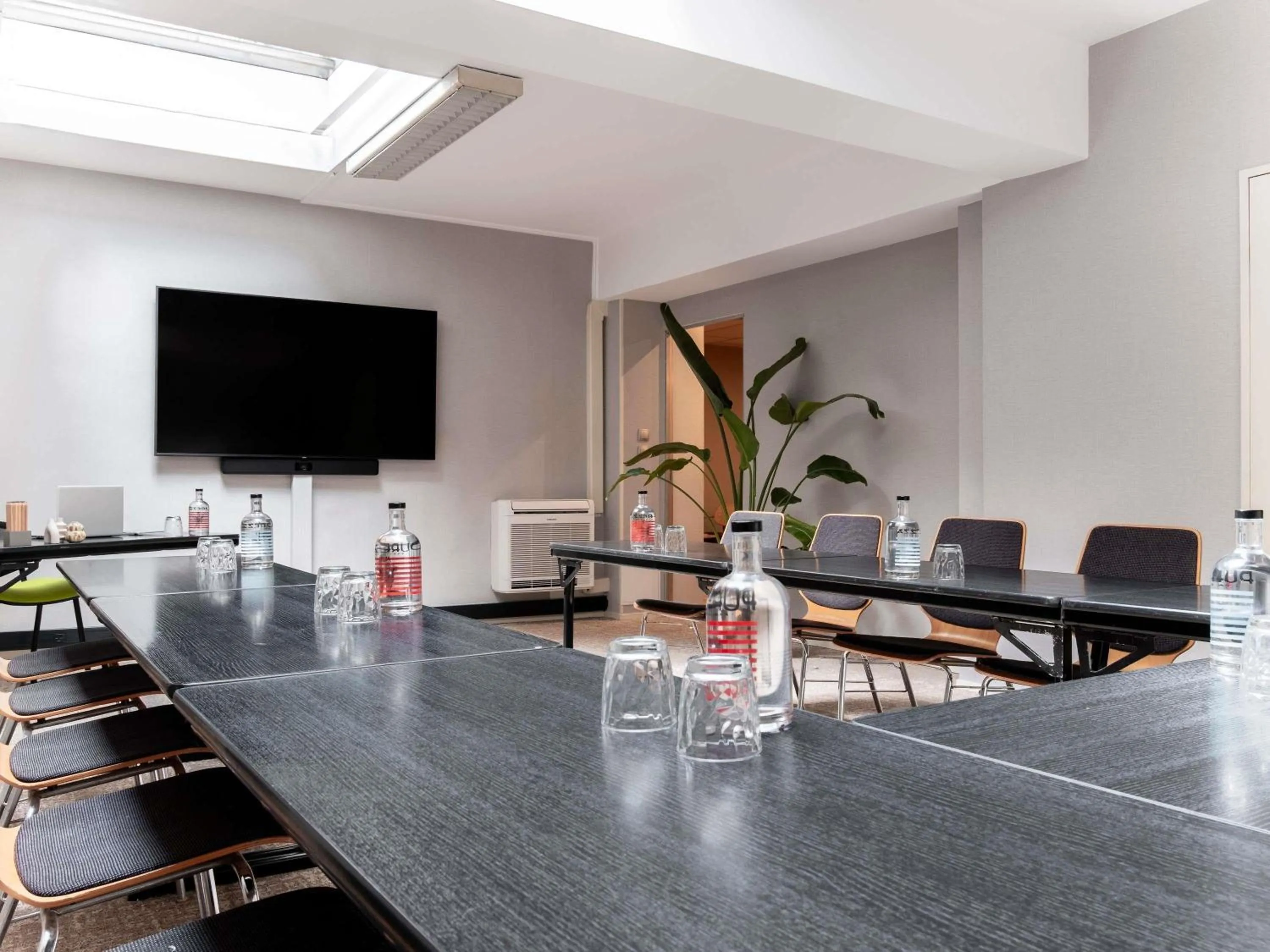 Meeting/conference room in Mercure Rouen Centre Champ de Mars