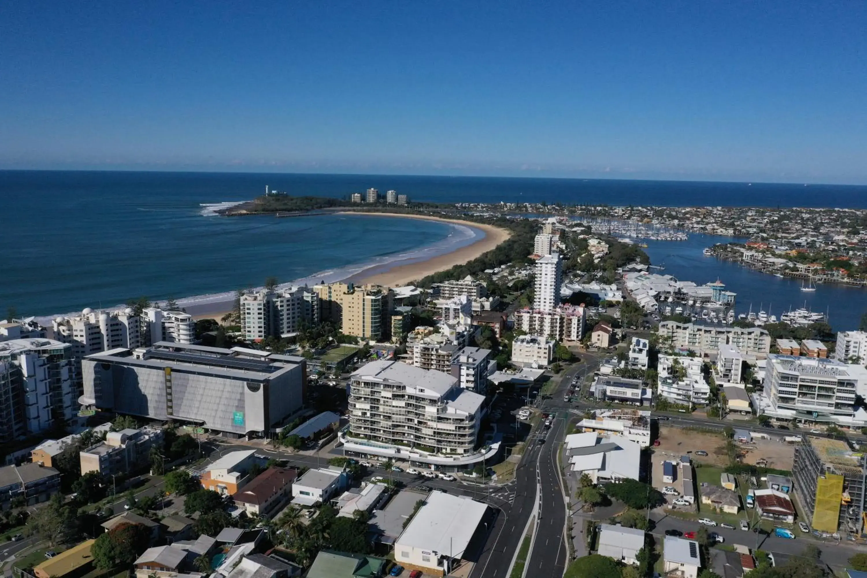 Property building in Pandanus Mooloolaba Property building in Pandanus Mooloolaba