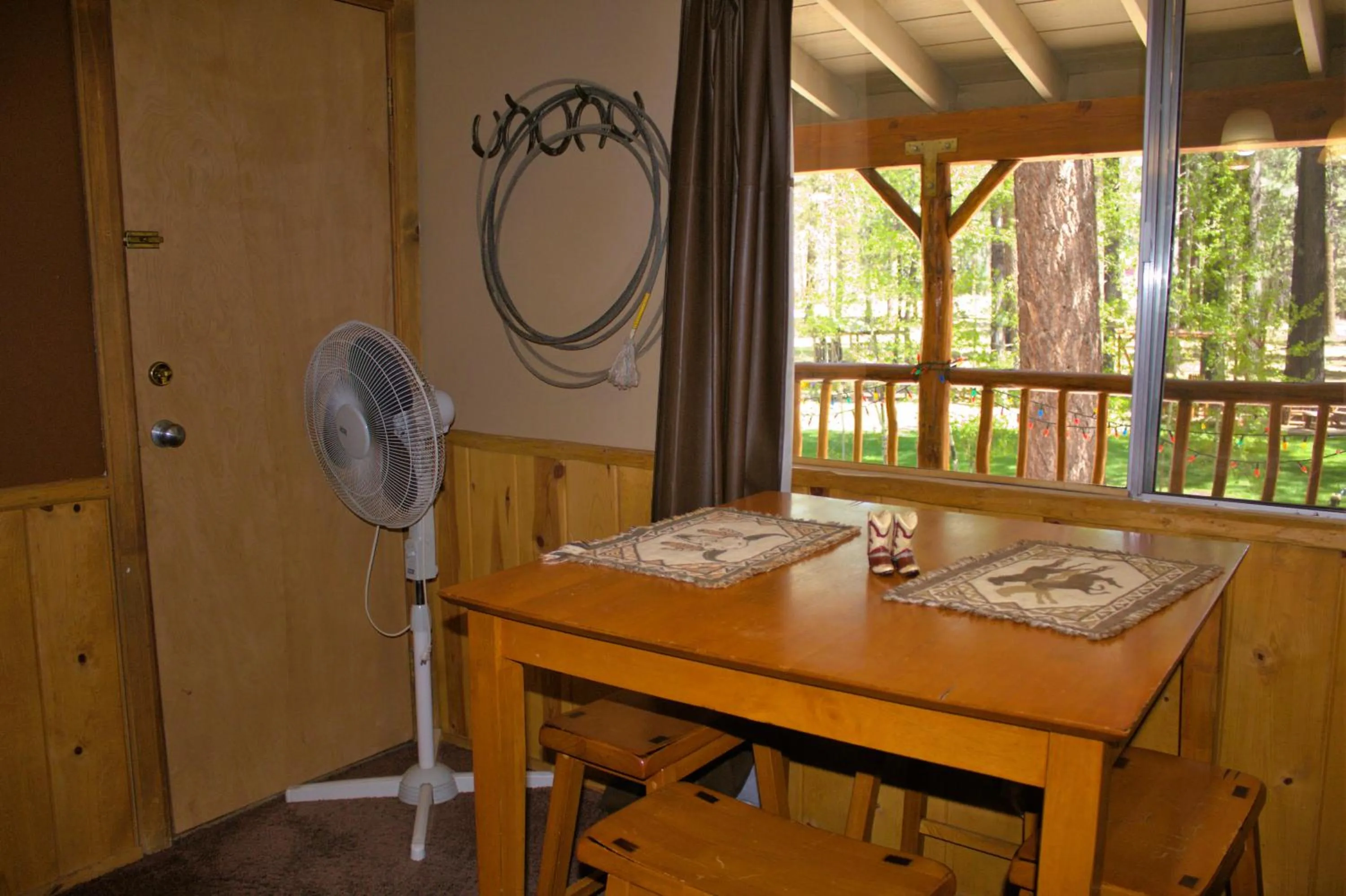 Dining area in Goldmine Lodge