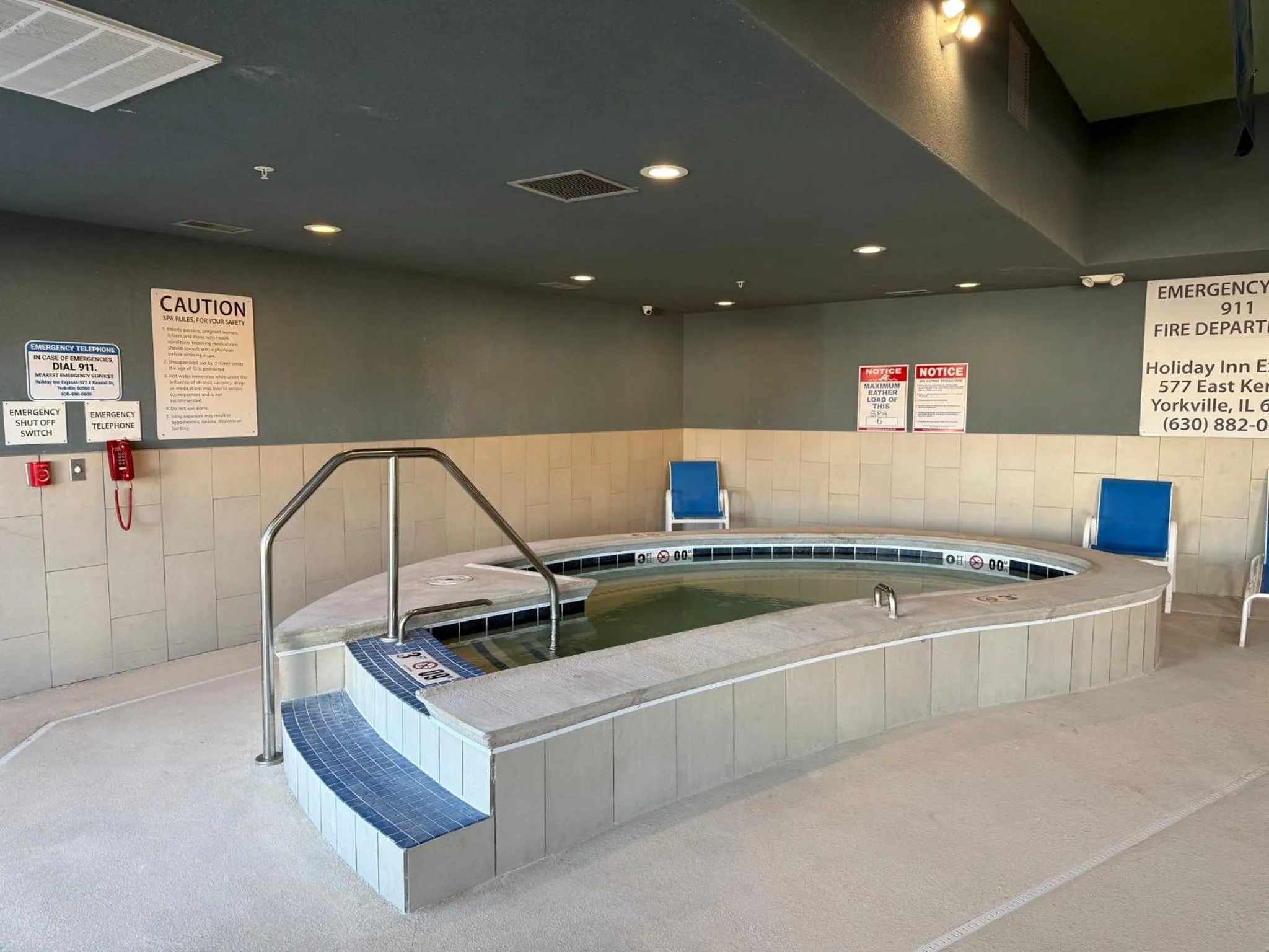 Spa and wellness centre/facilities in Holiday Inn Express & Suites - Yorkville by IHG