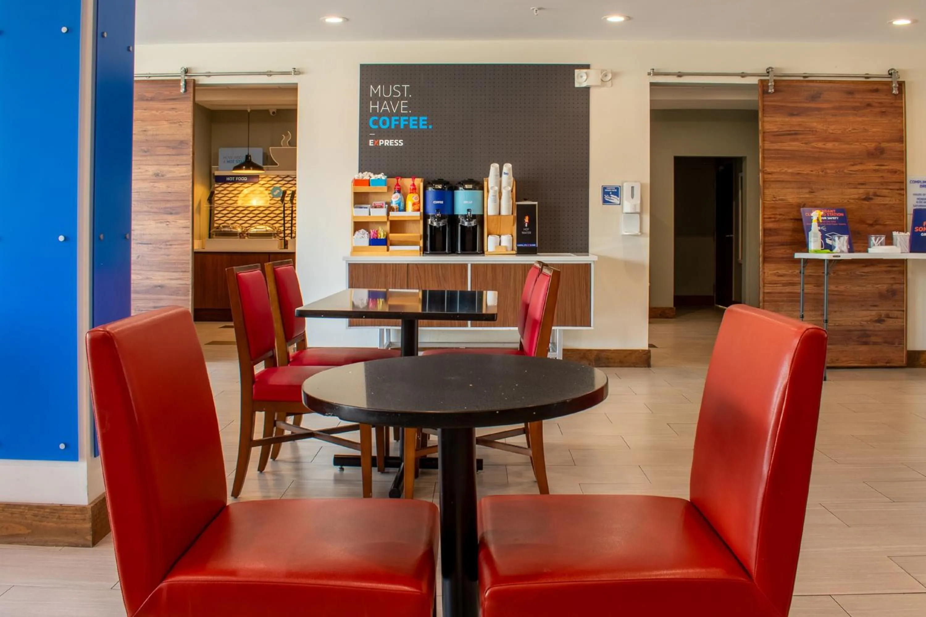 Breakfast in Holiday Inn Express & Suites - Yorkville by IHG