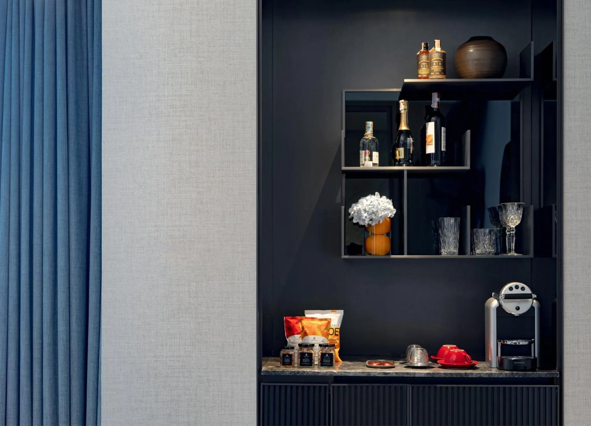 Photo of the whole room in Kimpton Maa-Lai Bangkok by IHG