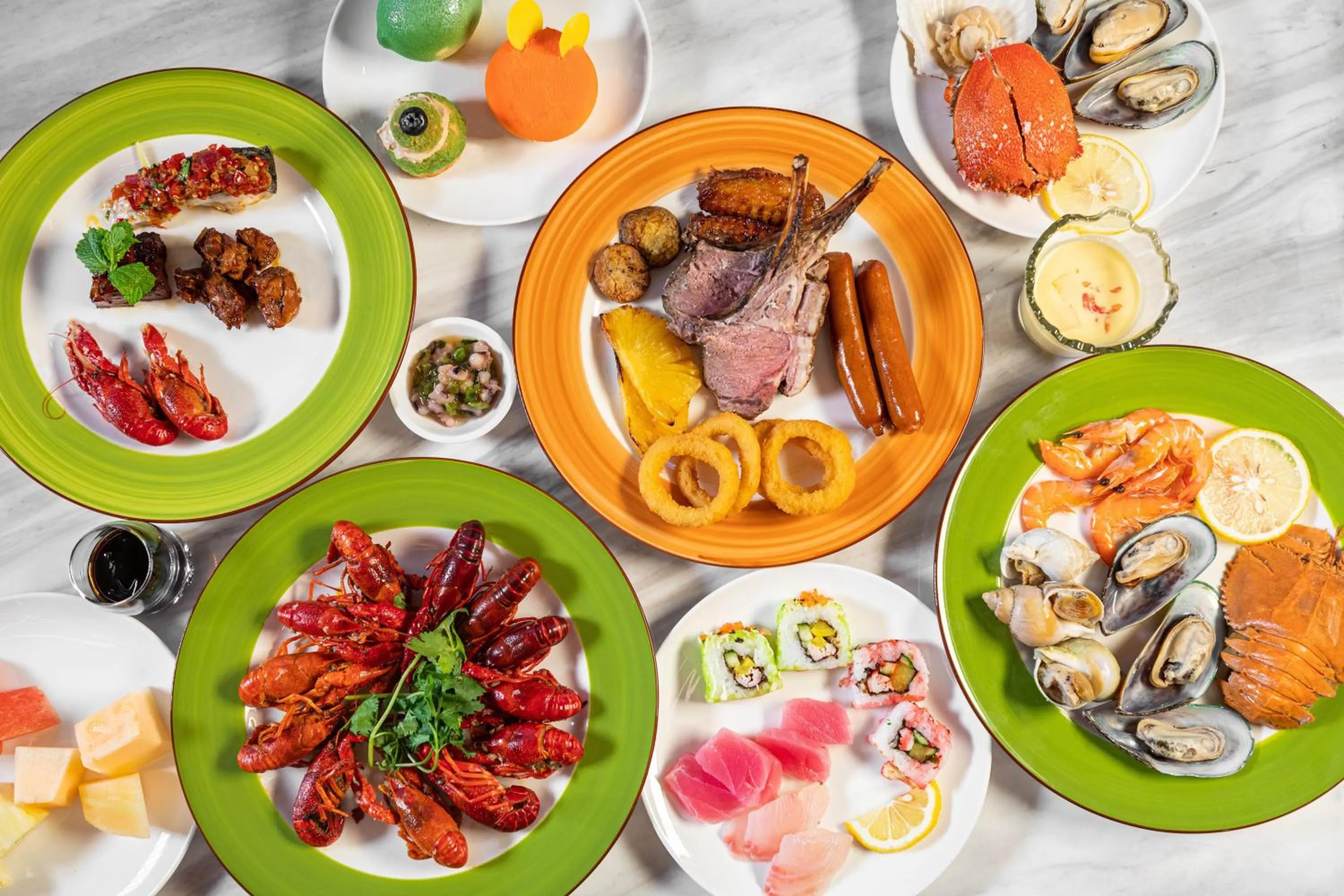 Restaurant/places to eat in Holiday Inn Hangzhou Binjiang