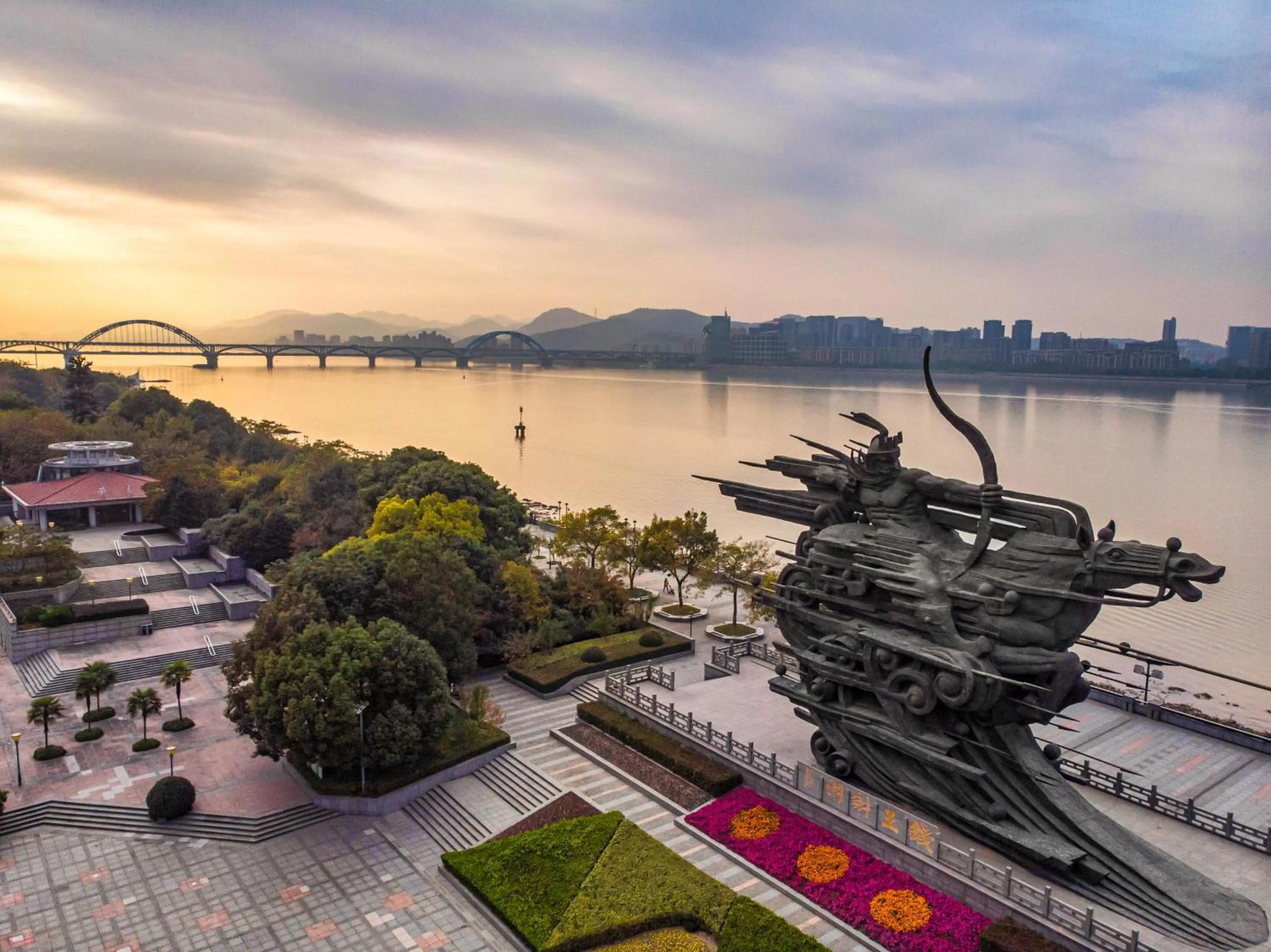 Nearby landmark in Holiday Inn Hangzhou Binjiang