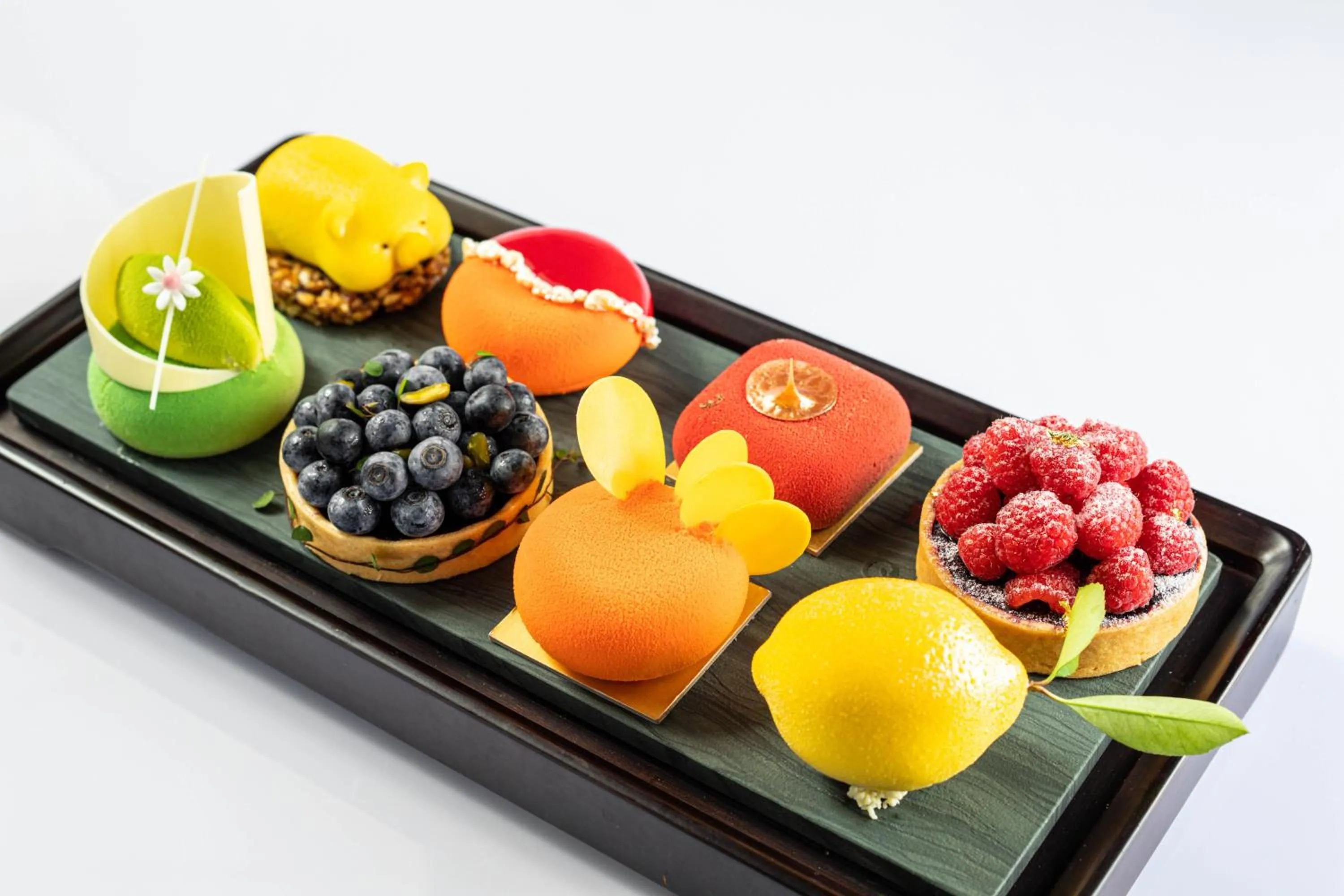 Lounge or bar, Food in Holiday Inn Hangzhou Binjiang