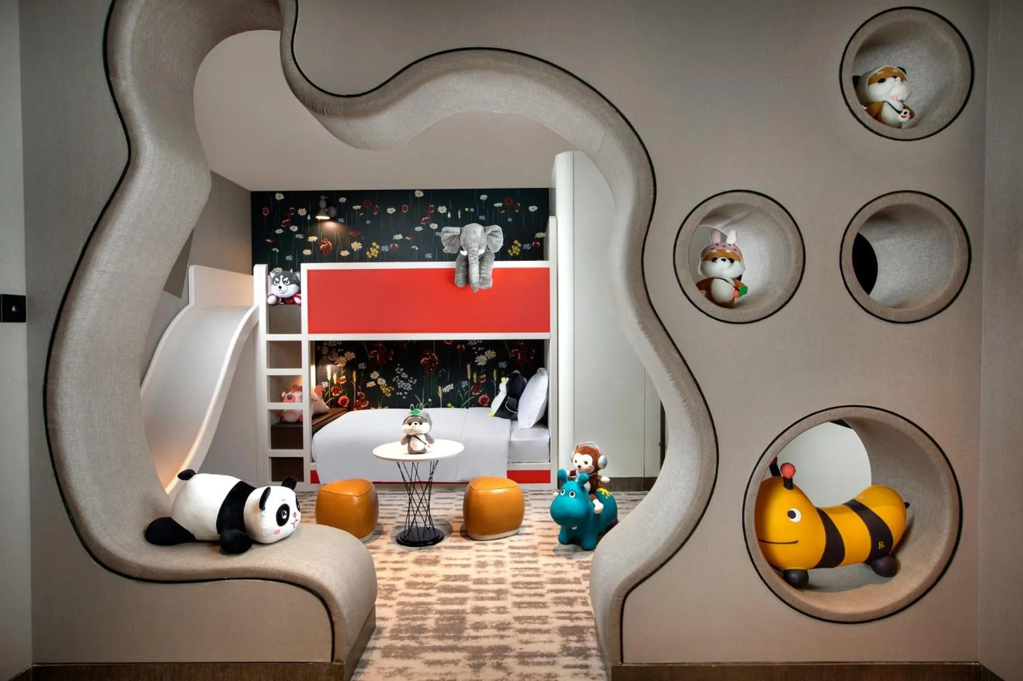 Photo of the whole room in Crowne Plaza Wuzhen by IHG