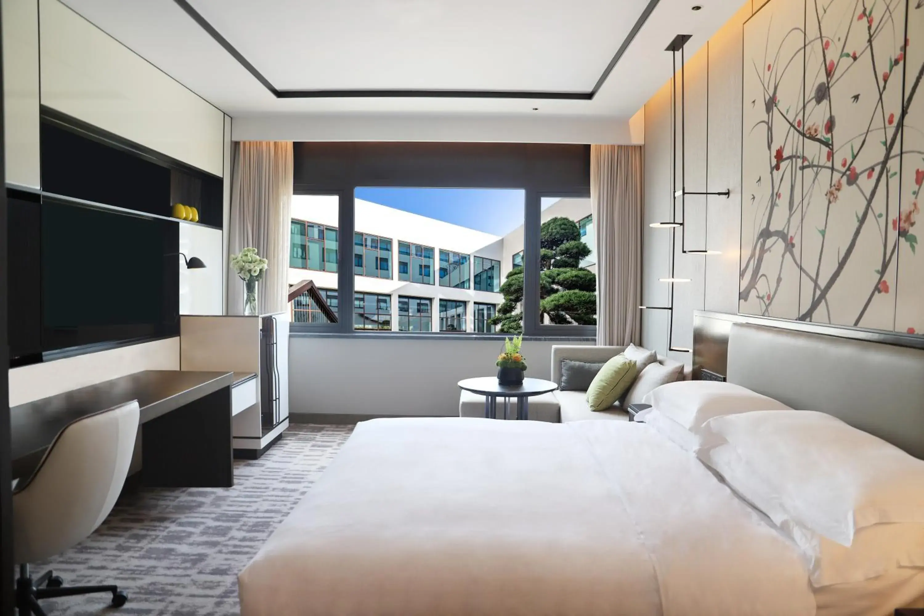 Bed in Crowne Plaza Wuzhen by IHG Bed in Crowne Plaza Wuzhen by IHG