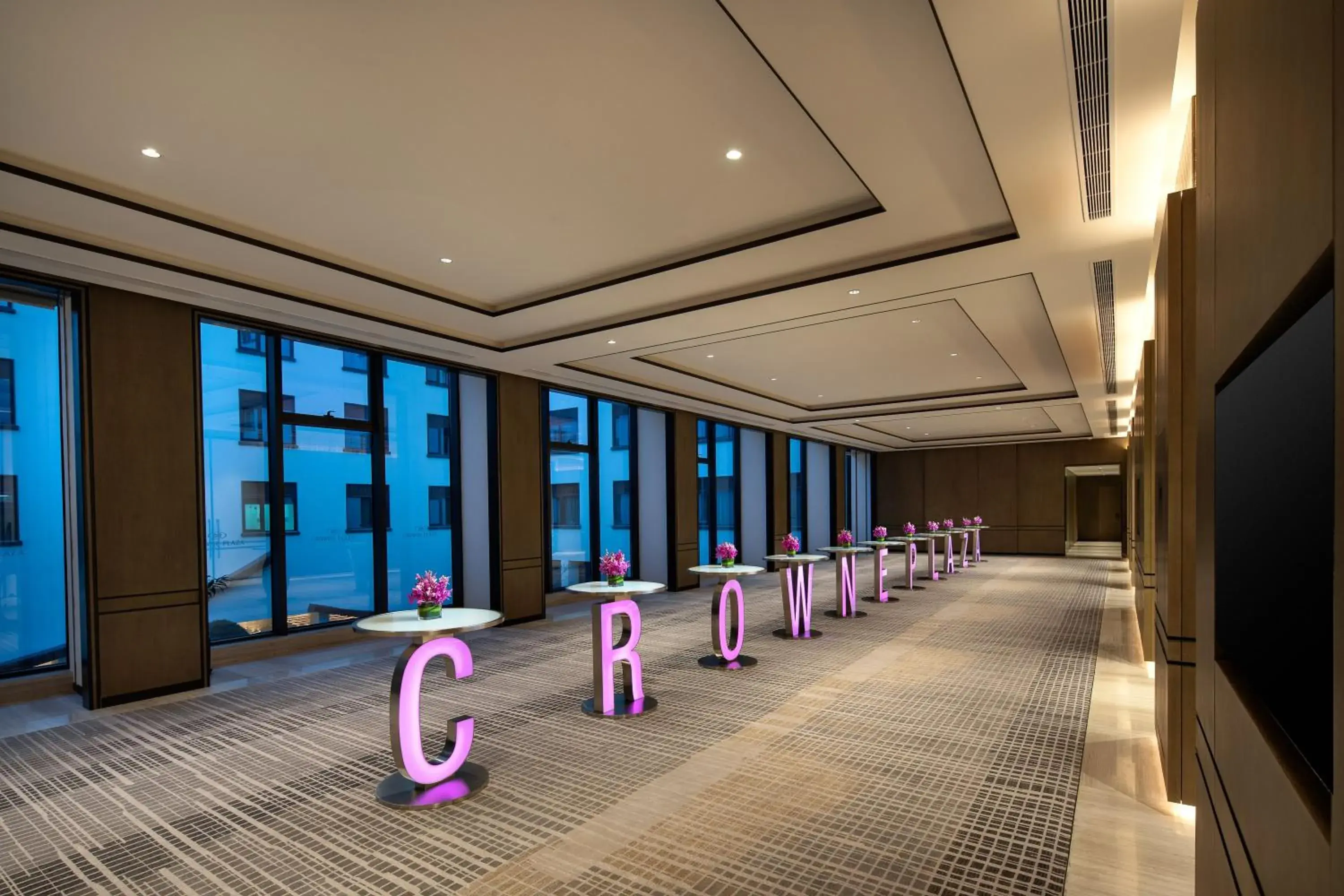 Lobby or reception in Crowne Plaza Wuzhen by IHG Lobby or reception in Crowne Plaza Wuzhen by IHG