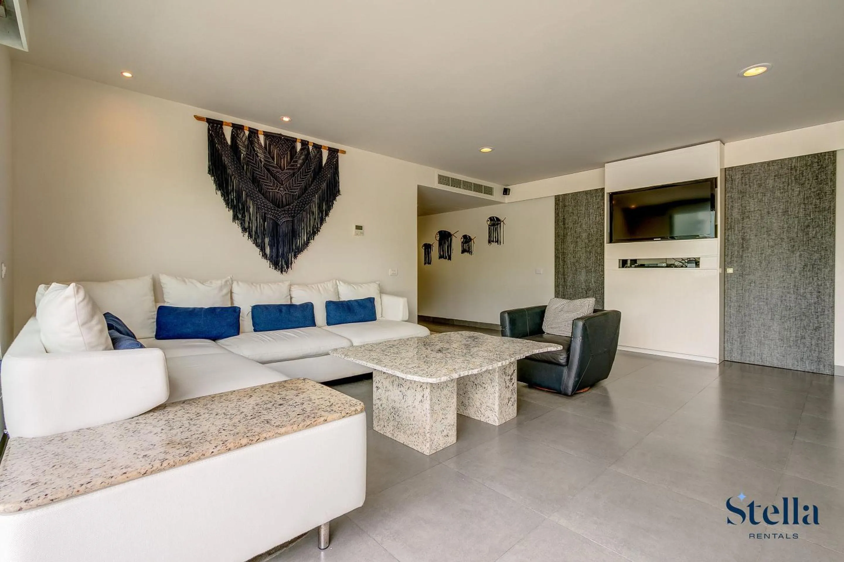 Bed in Golfers' Paradise at Nick Price Residences!