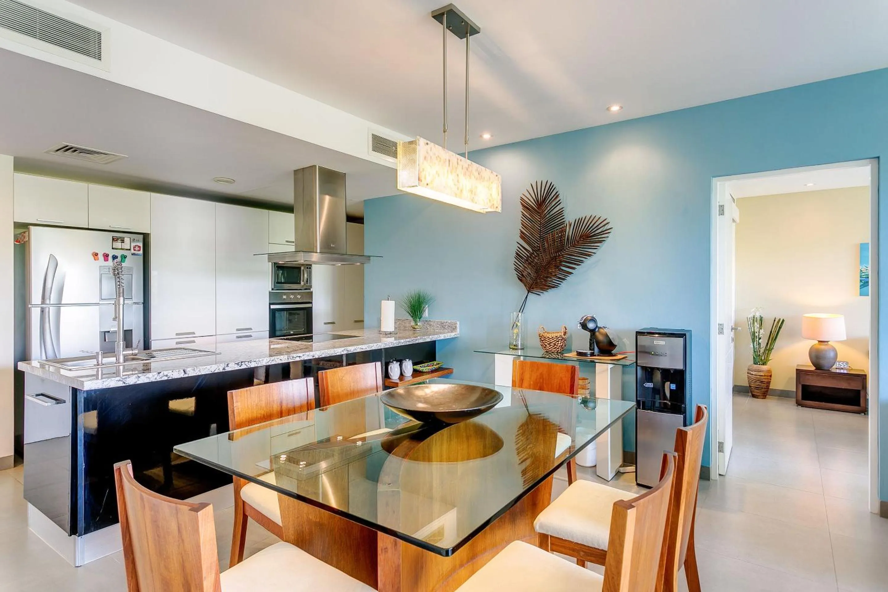 Kitchen or kitchenette in Golfers' Paradise at Nick Price Residences!