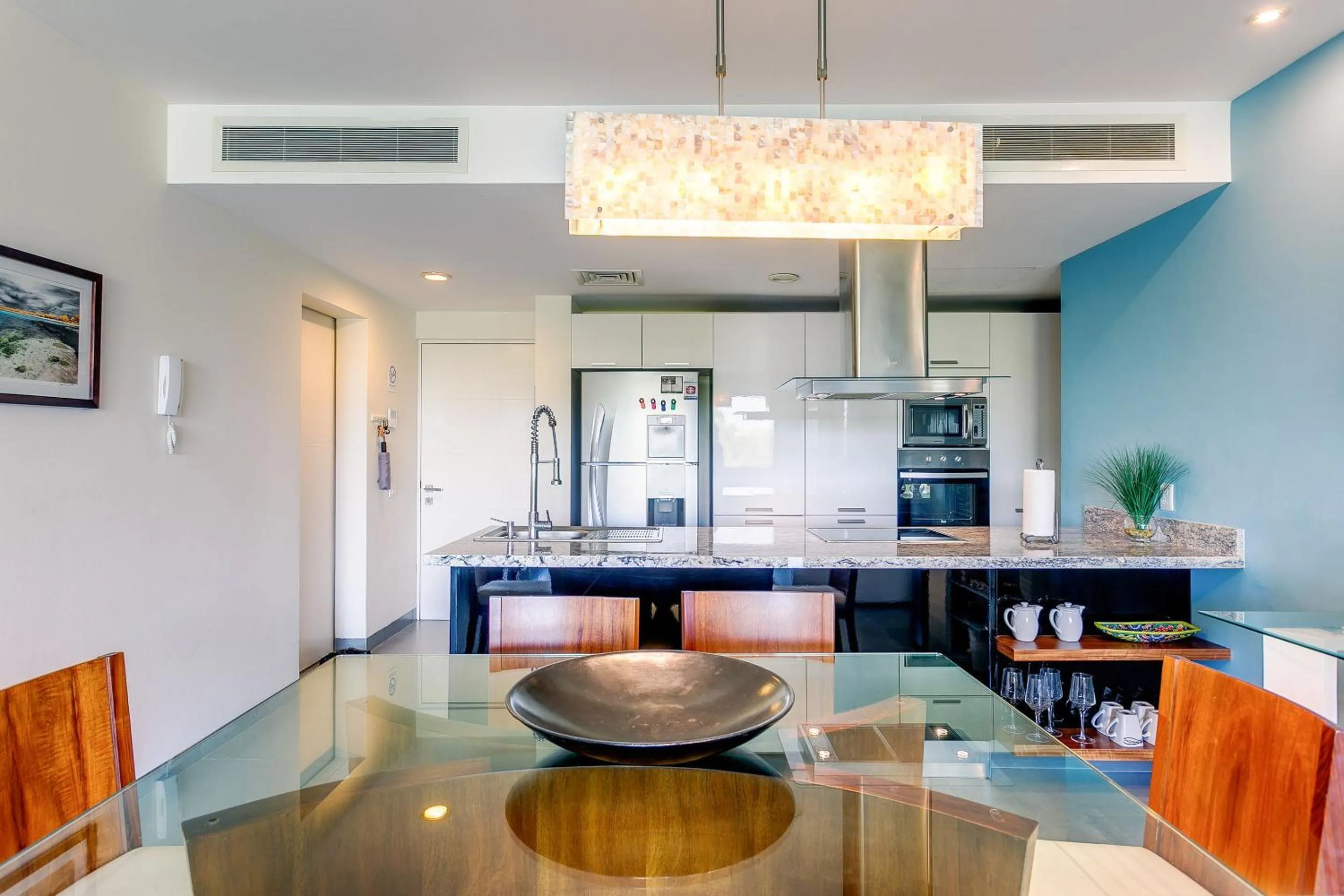 Kitchen or kitchenette in Golfers' Paradise at Nick Price Residences!