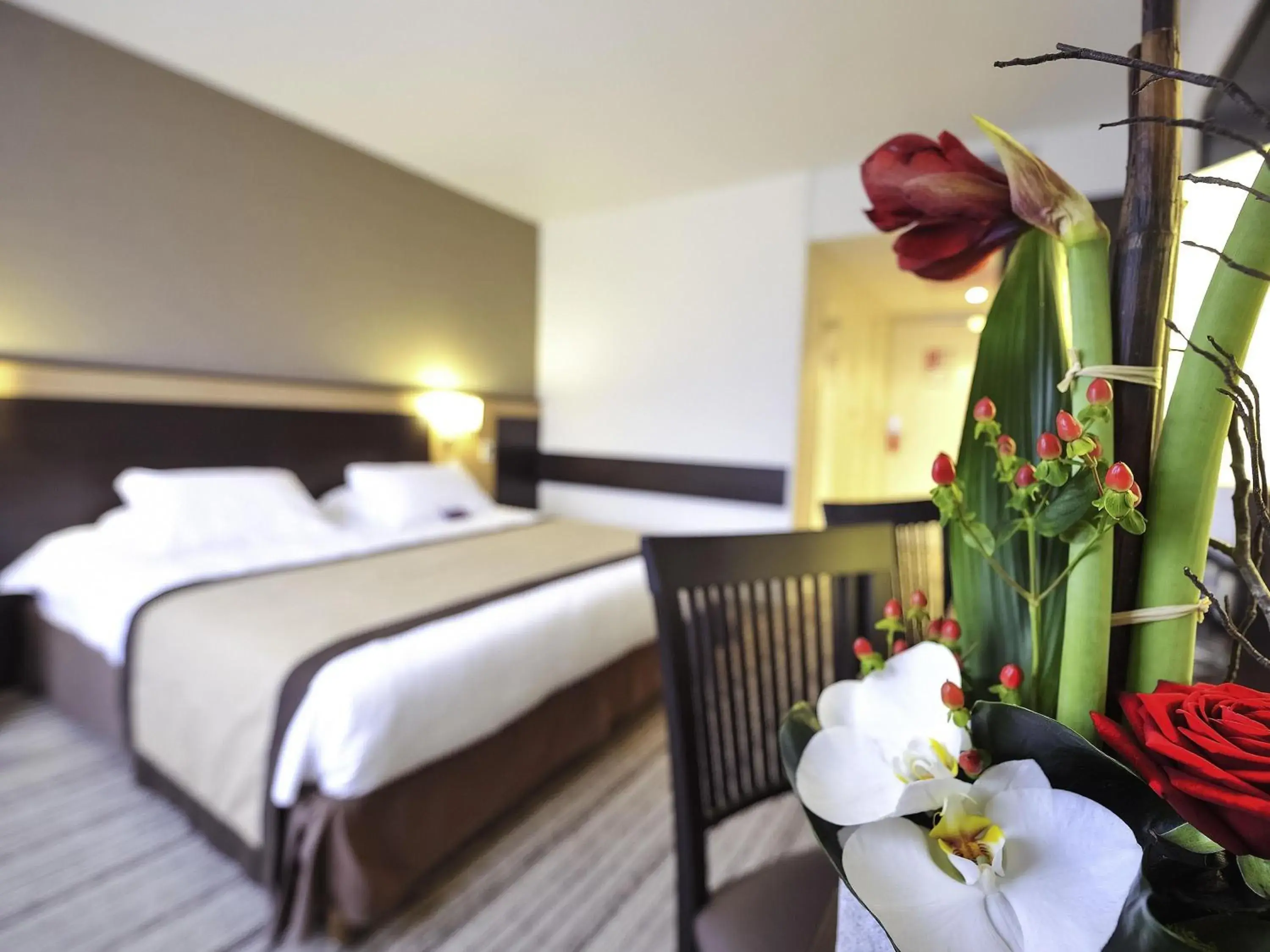 Bedroom, Bed in Mercure Rouen Val de Reuil Bedroom, Bed in Mercure Rouen Val de Reuil