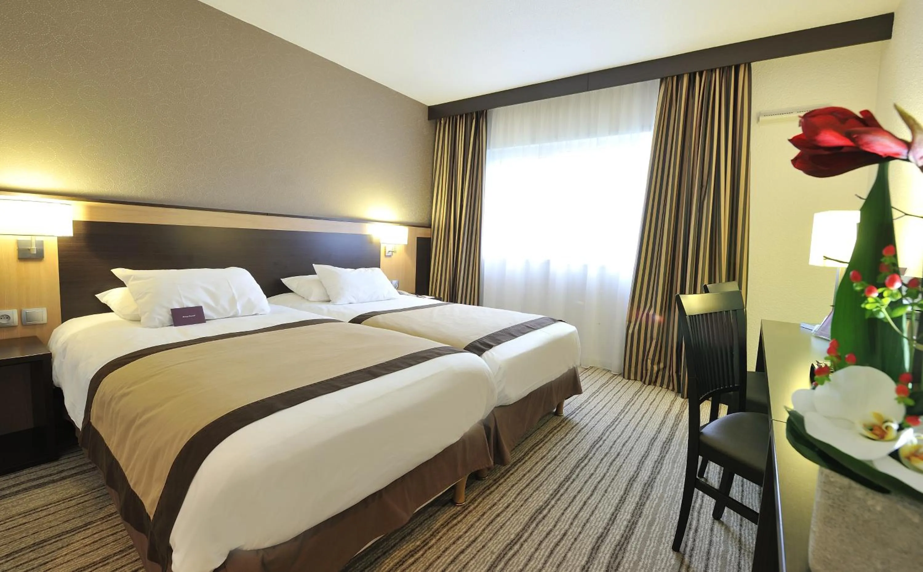 Bedroom, Bed in Mercure Rouen Val de Reuil