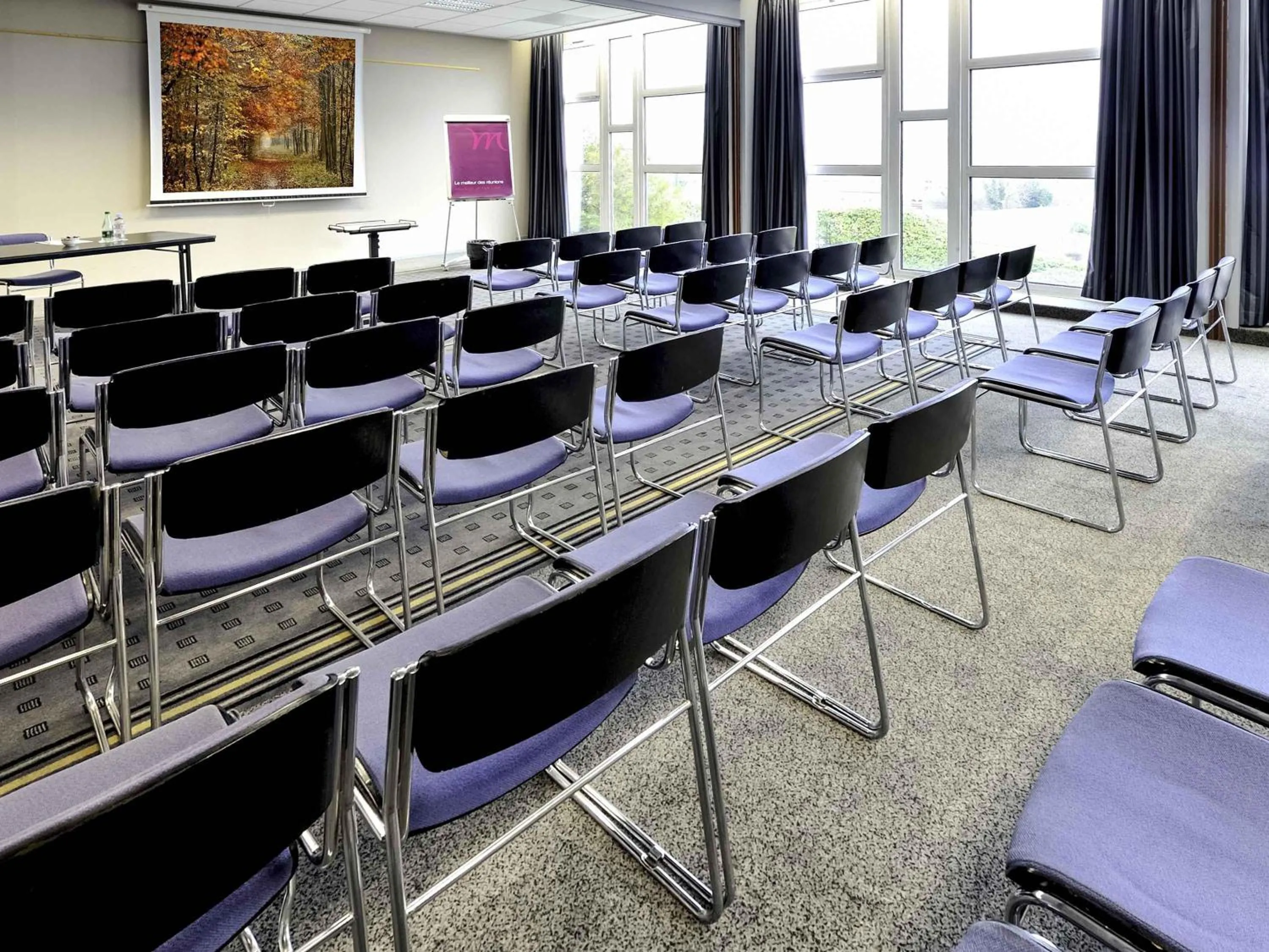 Meeting/conference room in Mercure Rouen Val de Reuil
