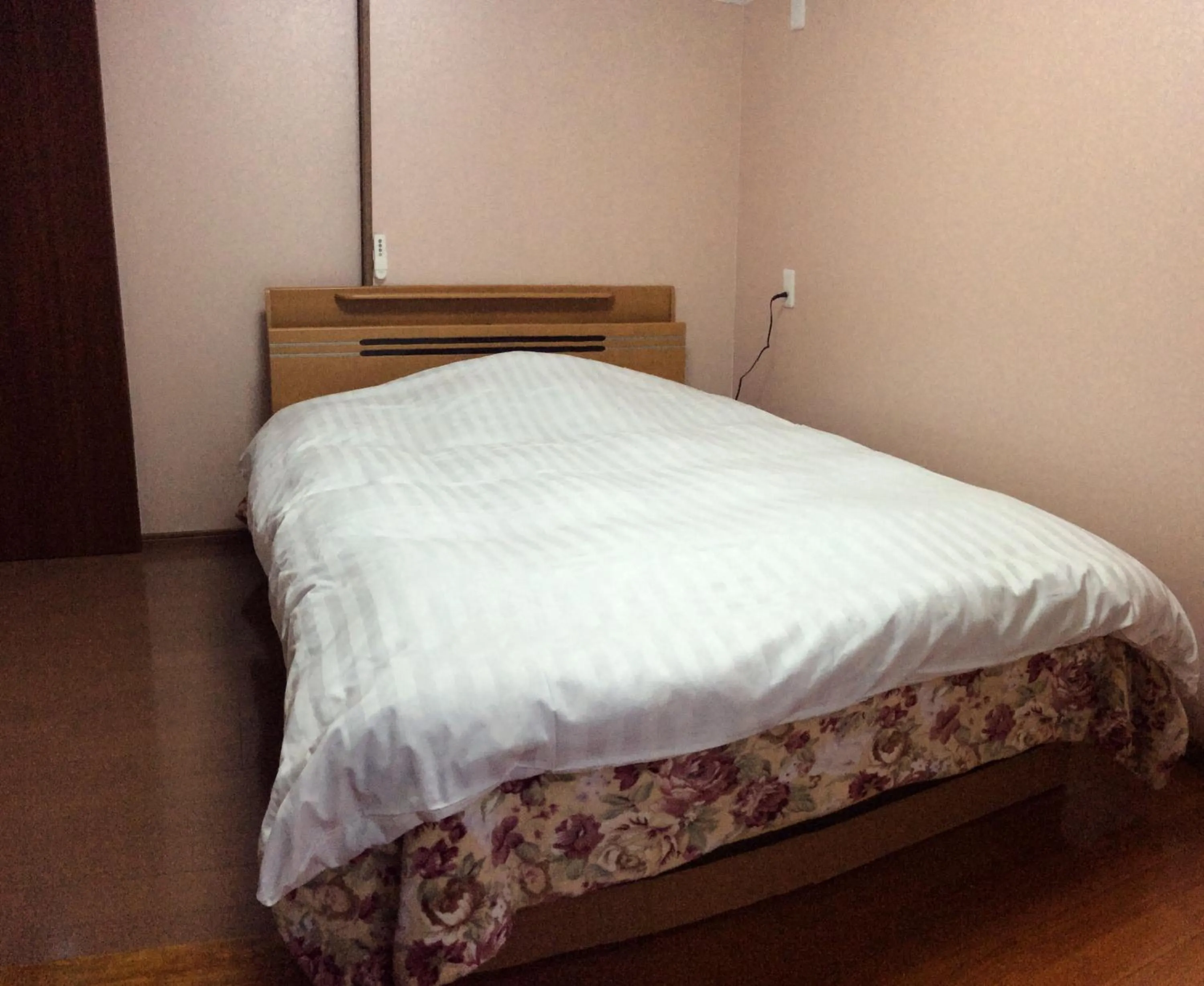 Bed in Kamikatsura House