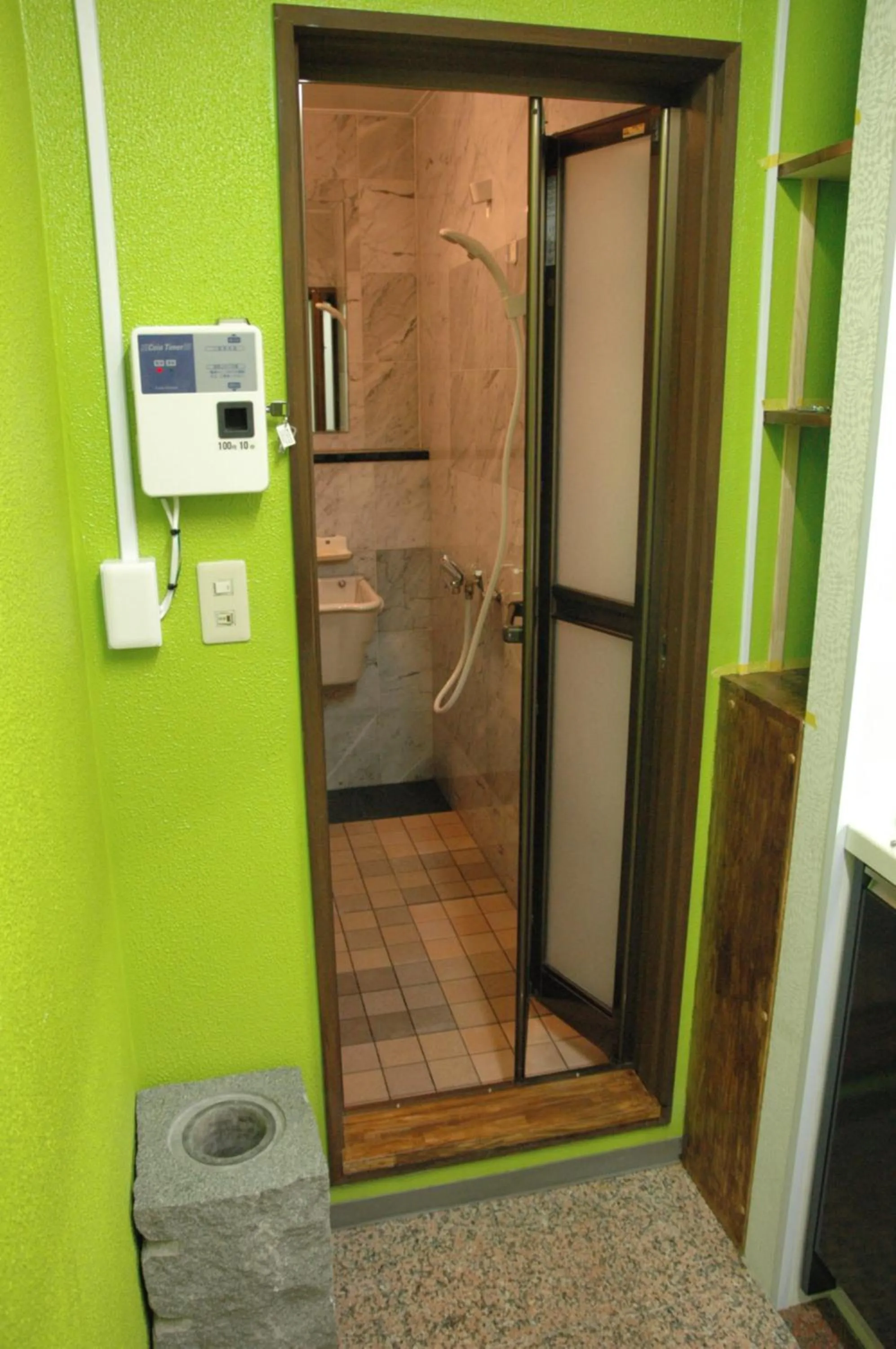 Shower in Kamikatsura House