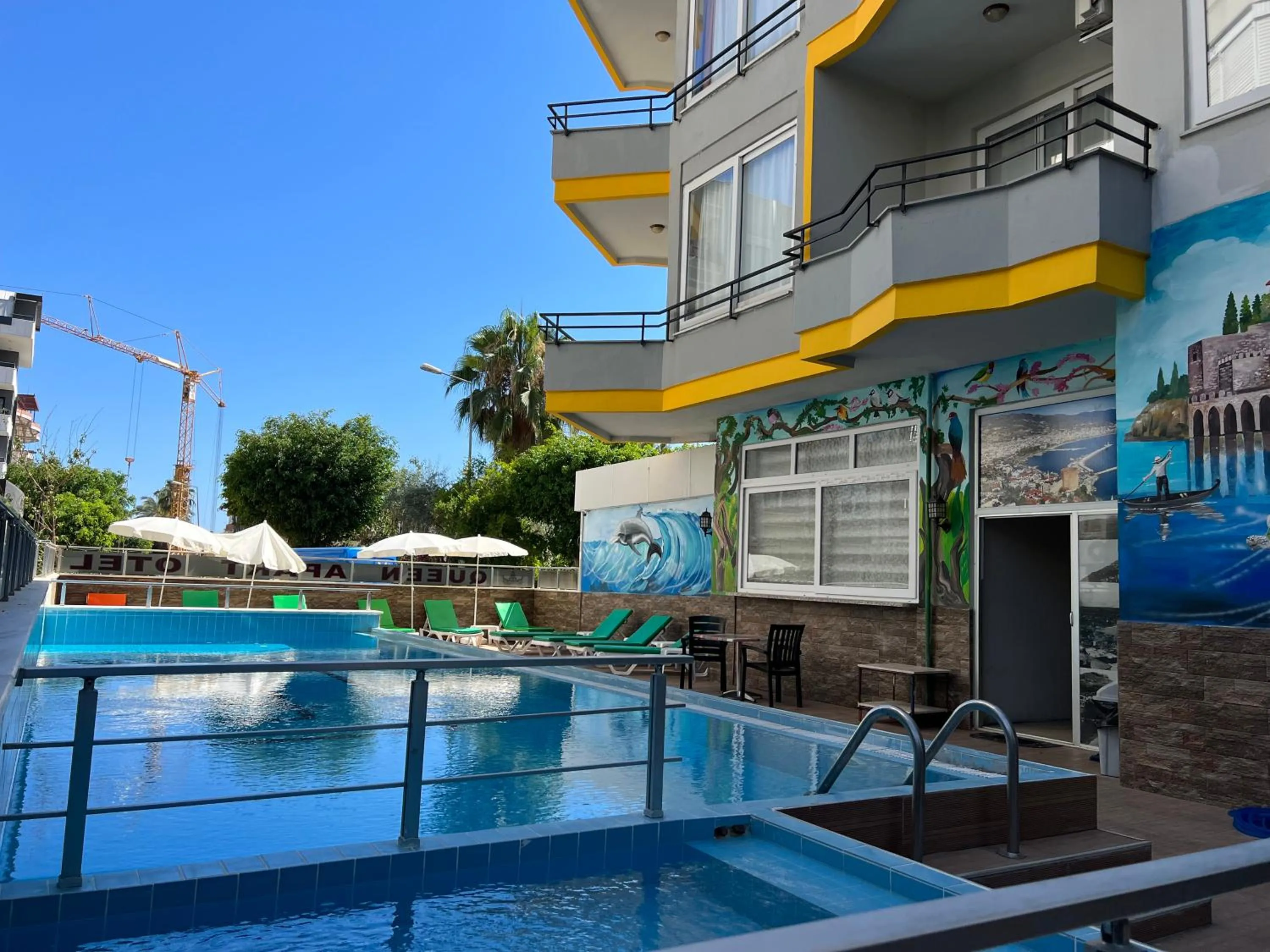 Swimming pool in Alanya Queen Apart Otel