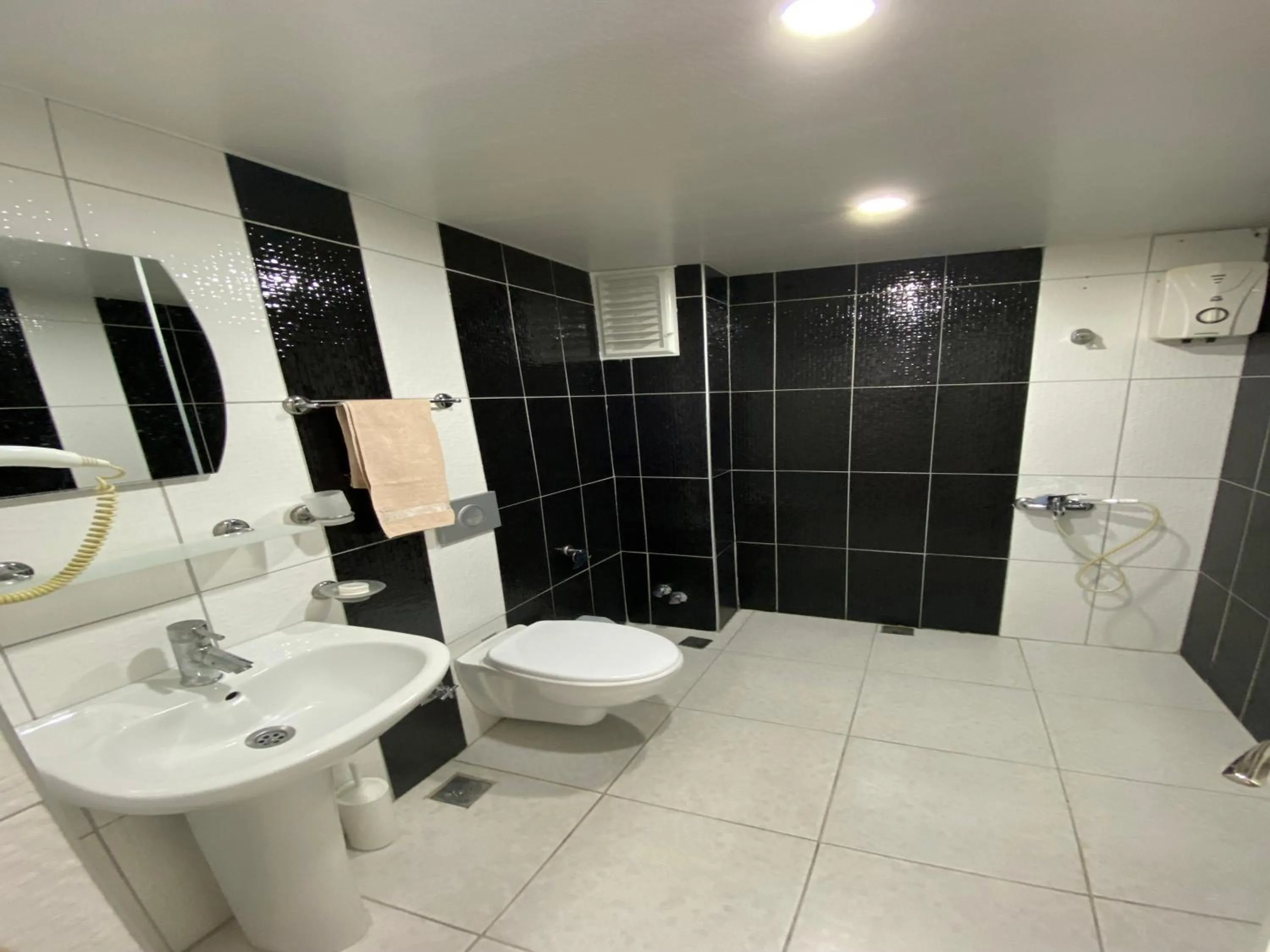 Bathroom in Alanya Queen Apart Otel