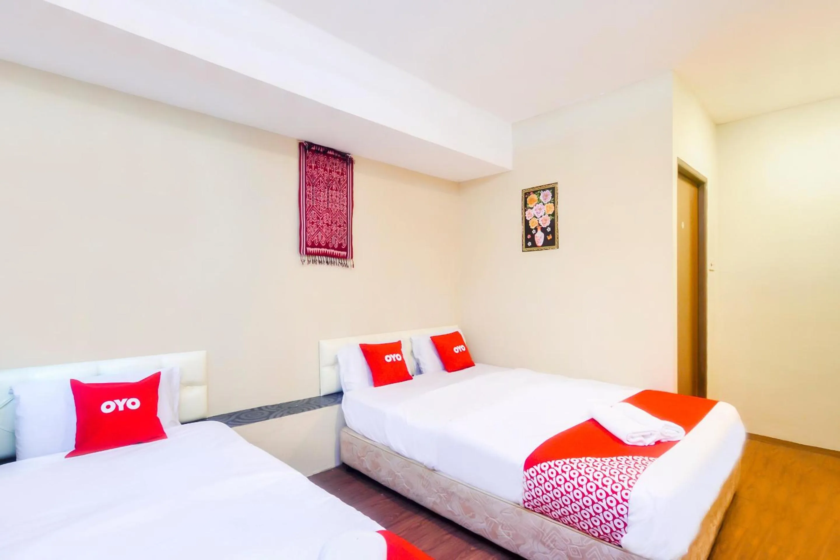 Bedroom in OYO 44017 L & C Premium Stay