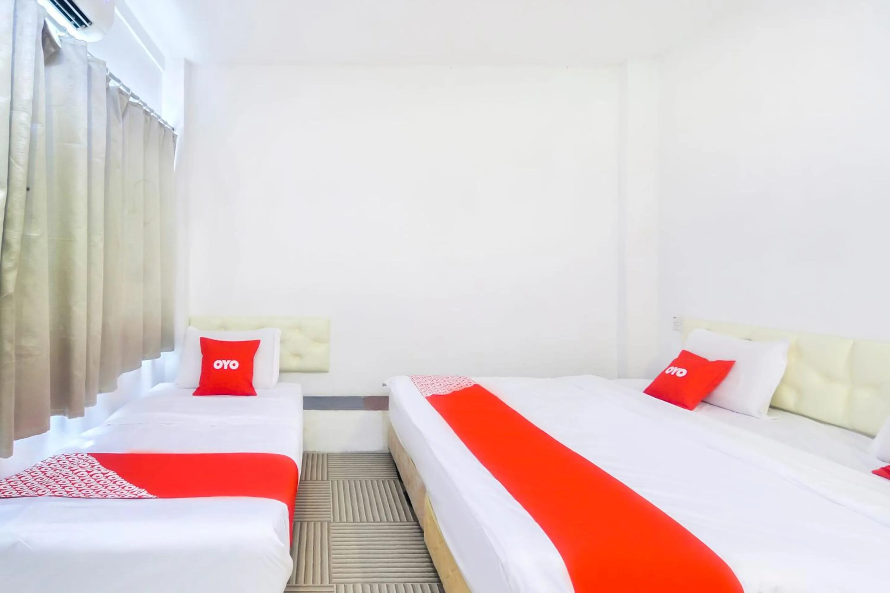 Bedroom in OYO 44017 L & C Premium Stay