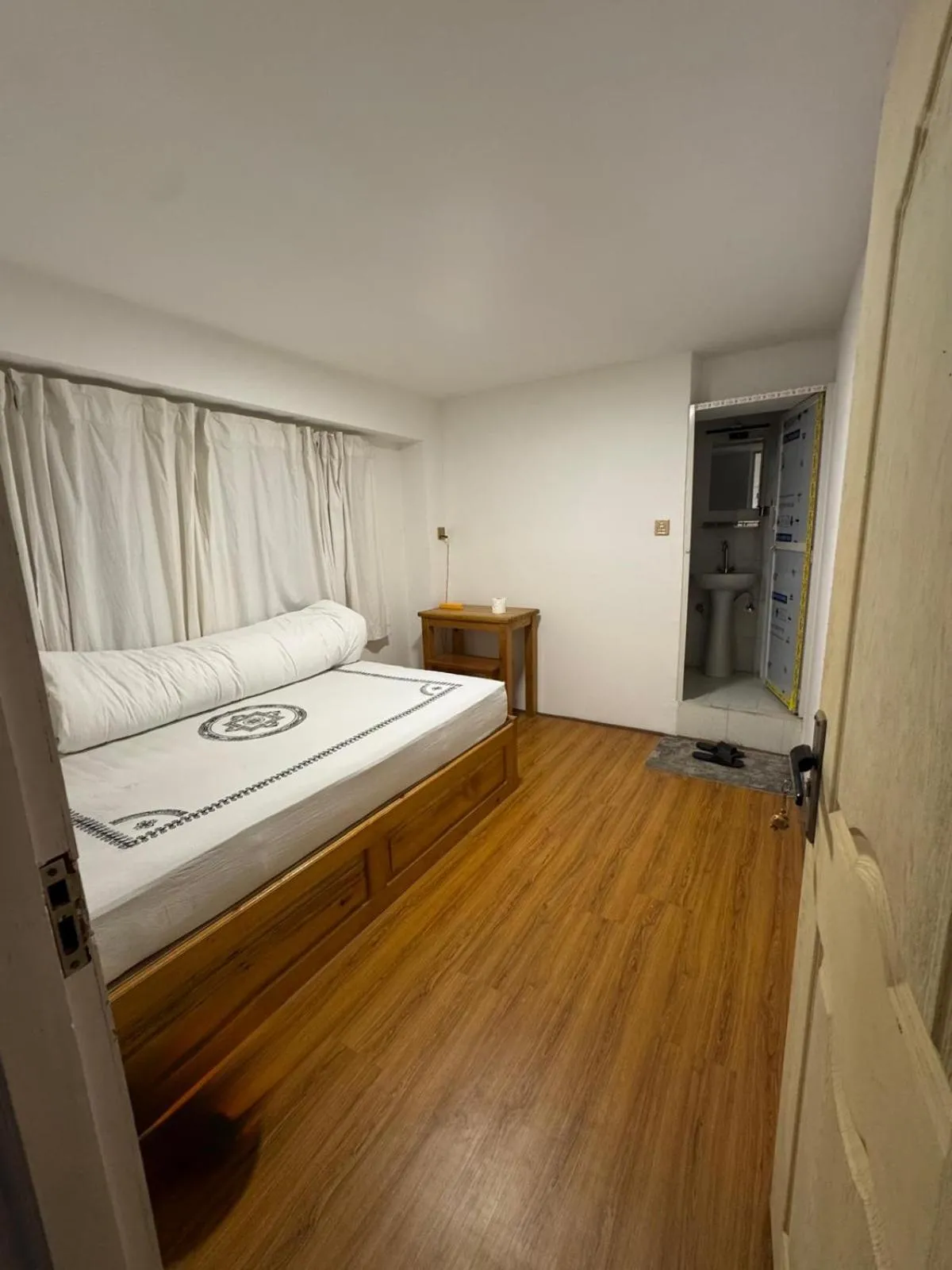 Bed in Sunny Guest House and Cafe