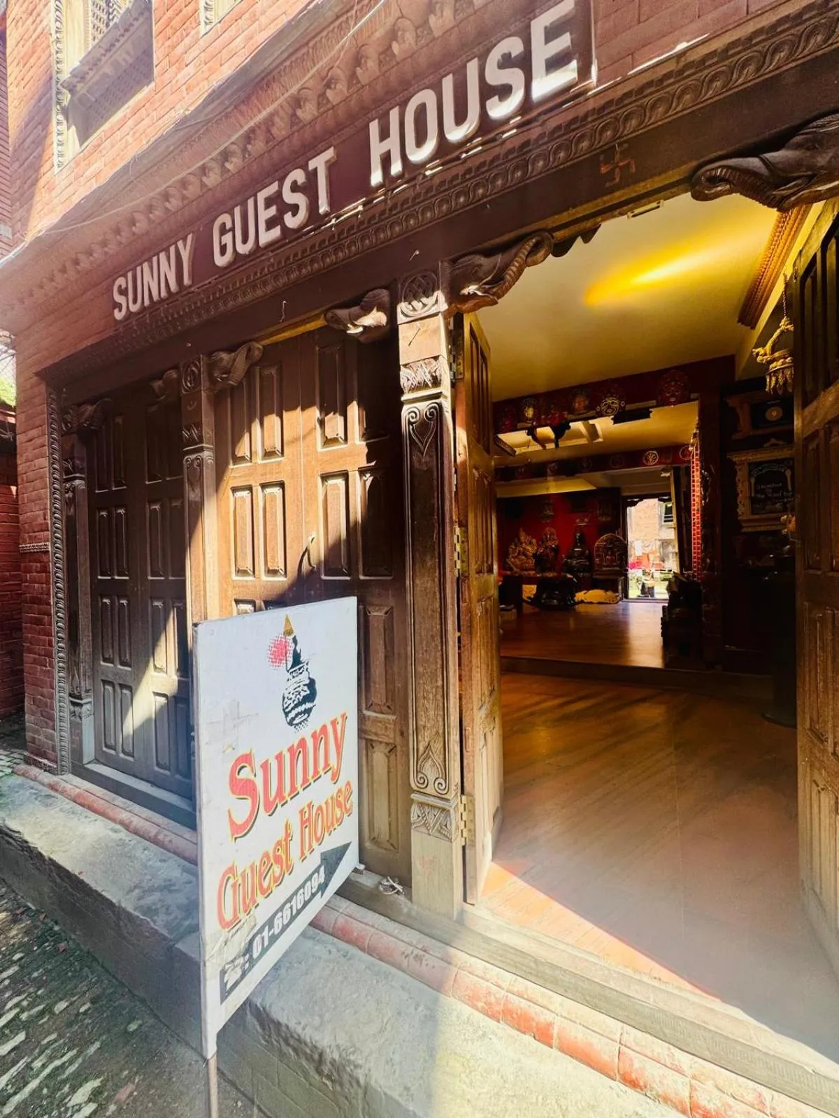 Lobby or reception in Sunny Guest House and Cafe