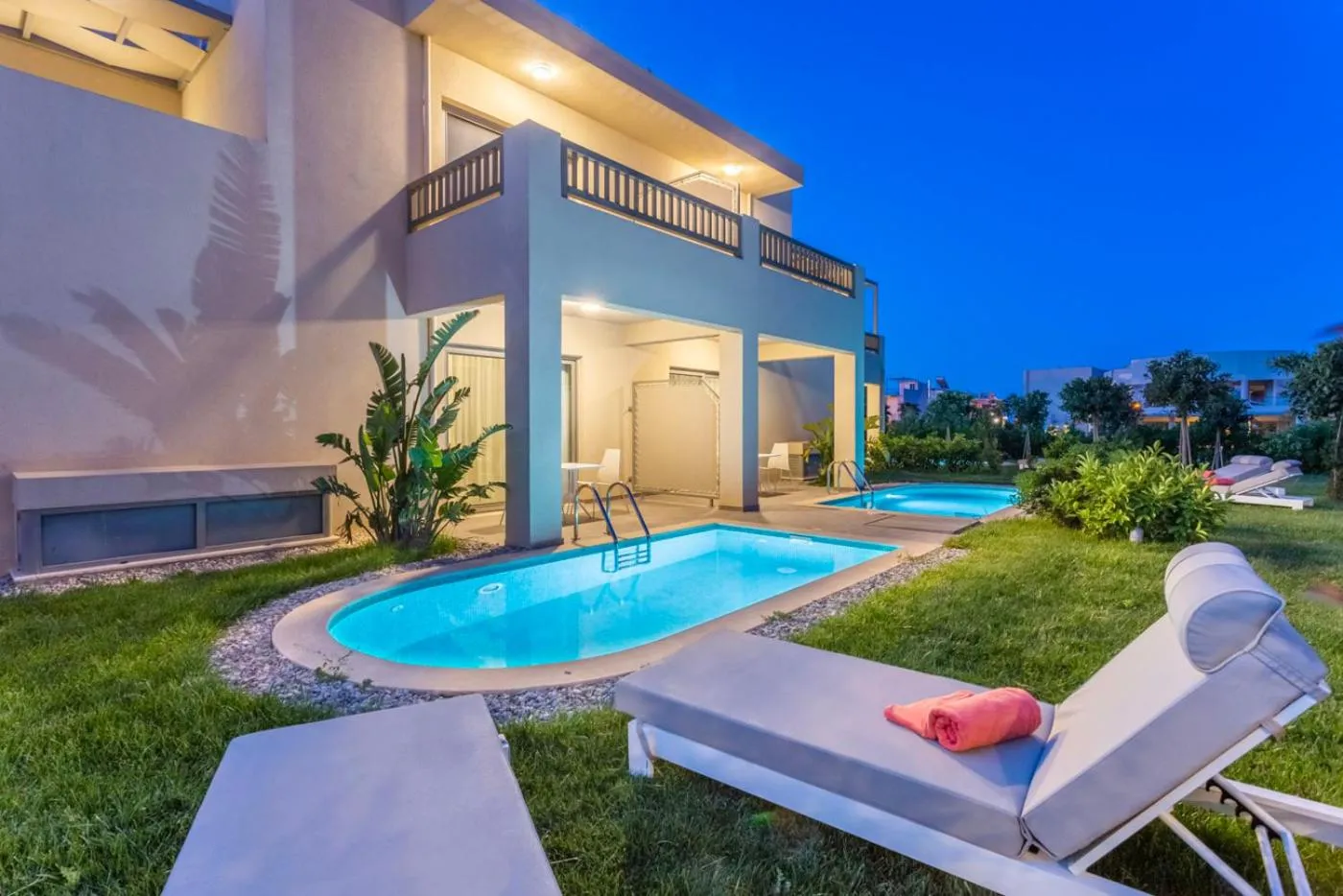 Swimming pool in Elysian Luxury Hotel and Spa