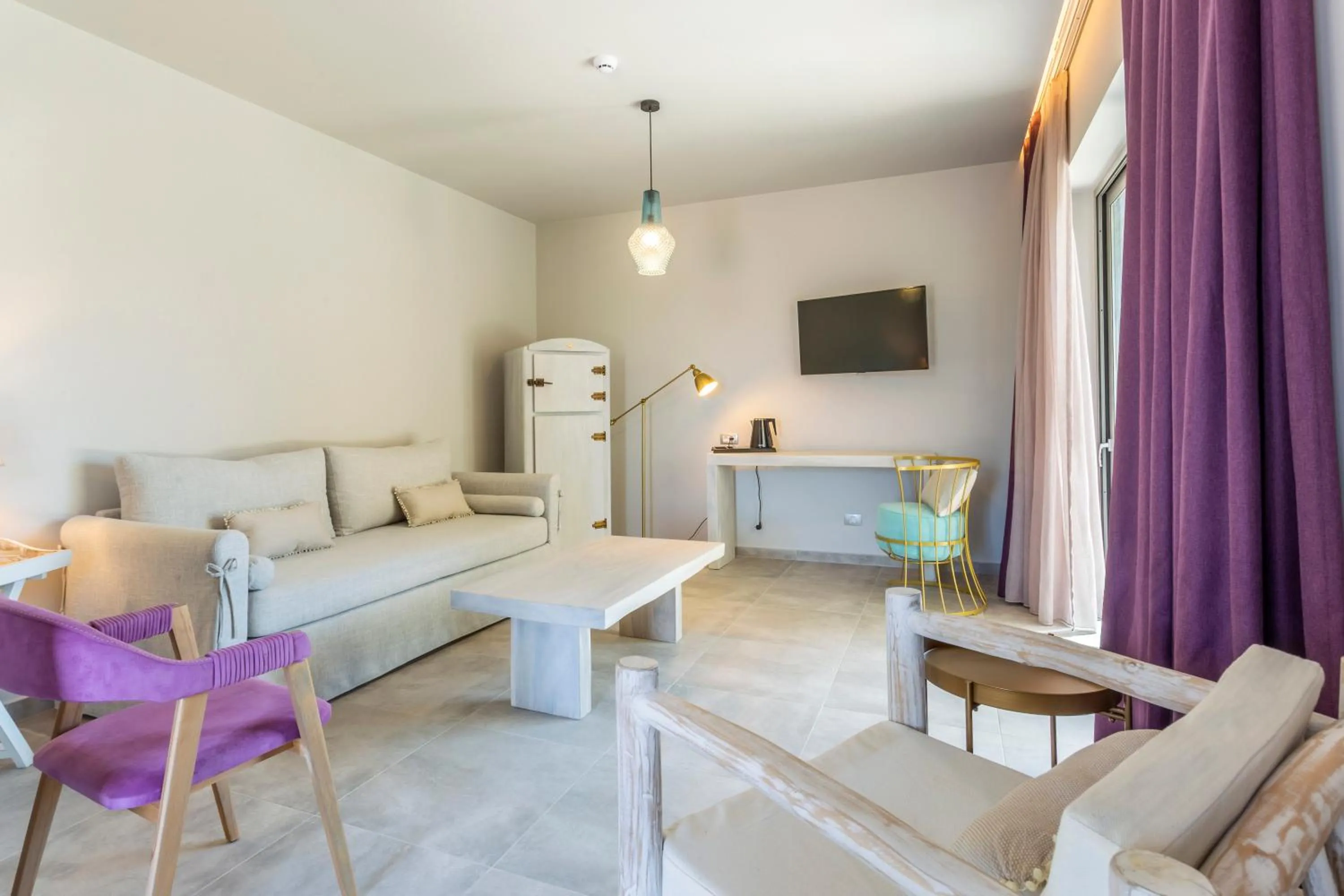 Living room in Elysian Luxury Hotel and Spa