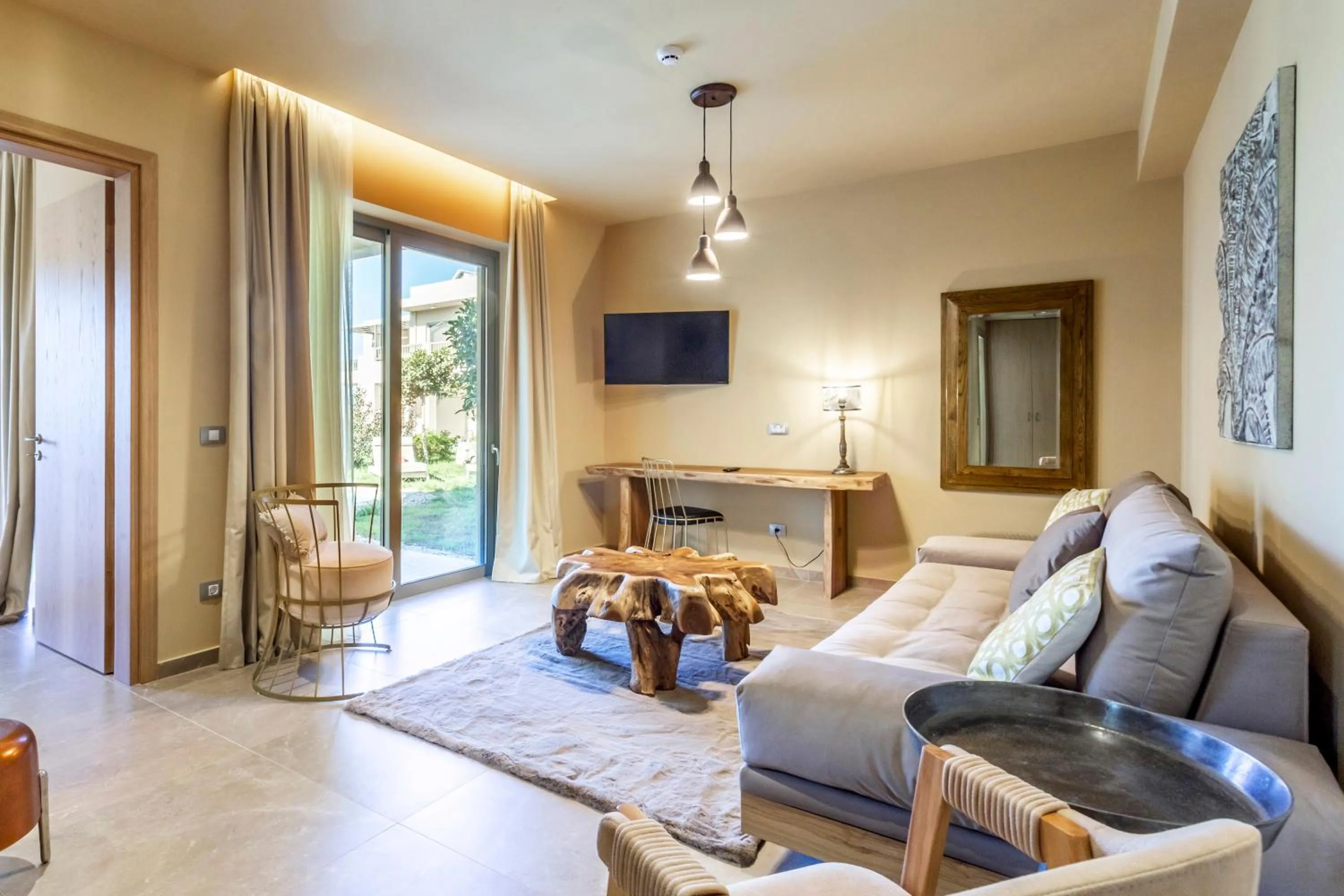 Living room in Elysian Luxury Hotel and Spa