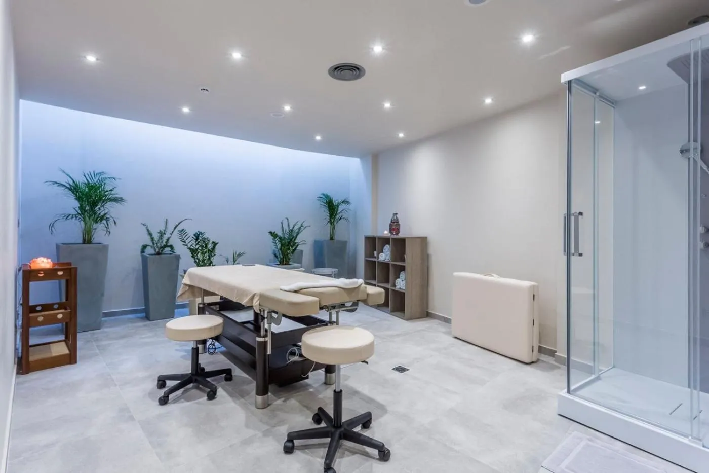 Massage in Elysian Luxury Hotel and Spa