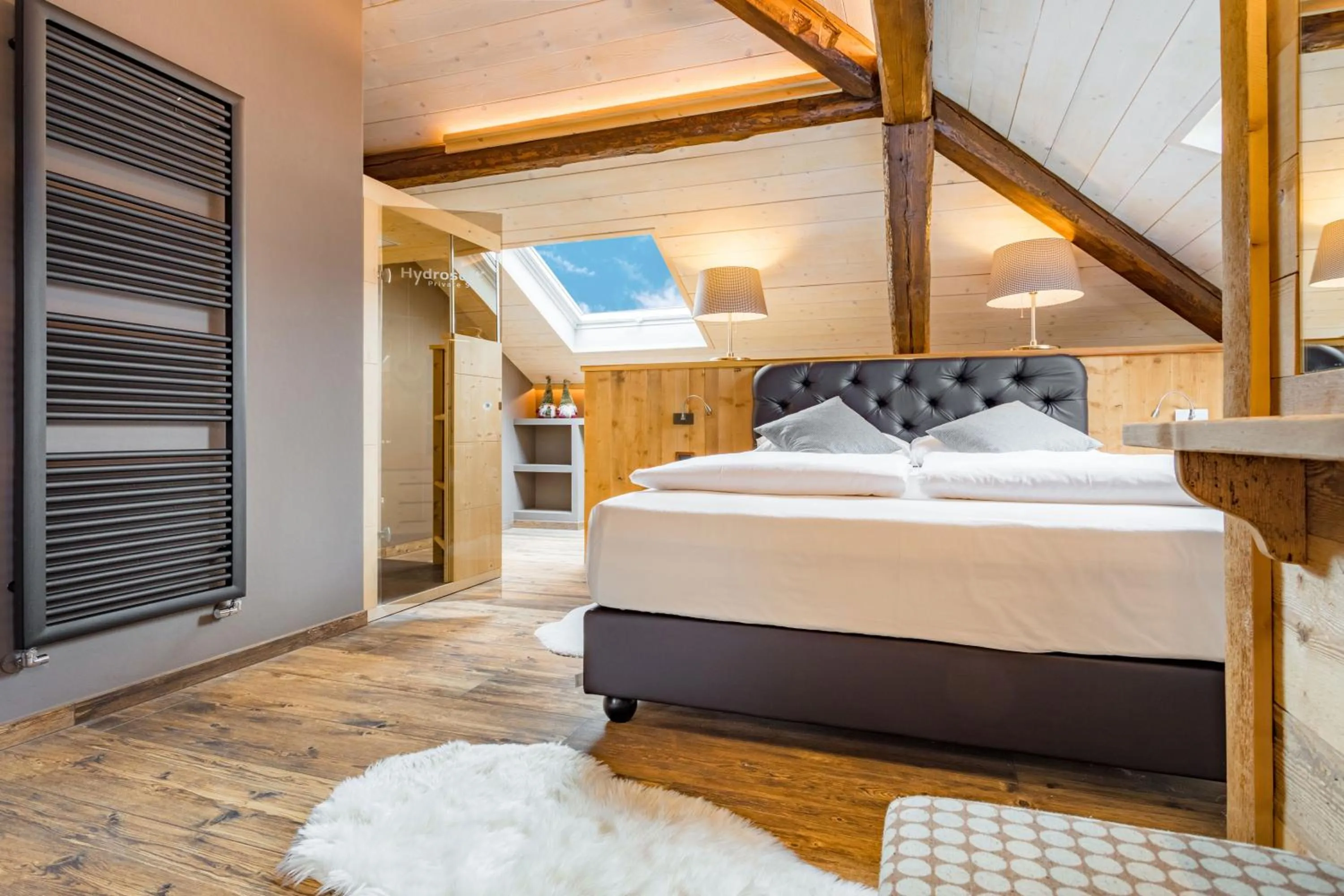 Bed in John Luxury Suites