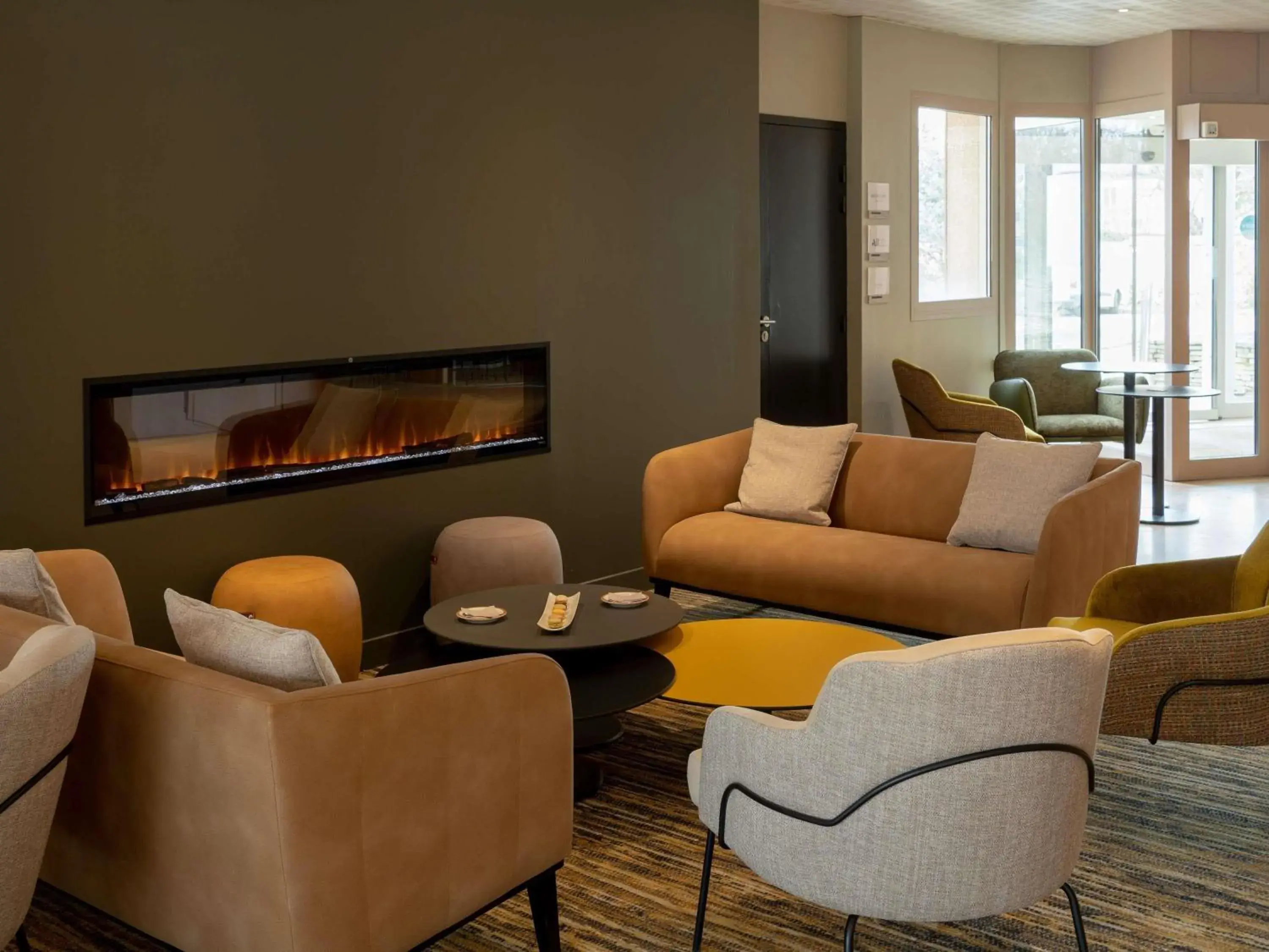 Property building in Mercure Auxerre Autoroute du Soleil Property building in Mercure Auxerre Autoroute du Soleil